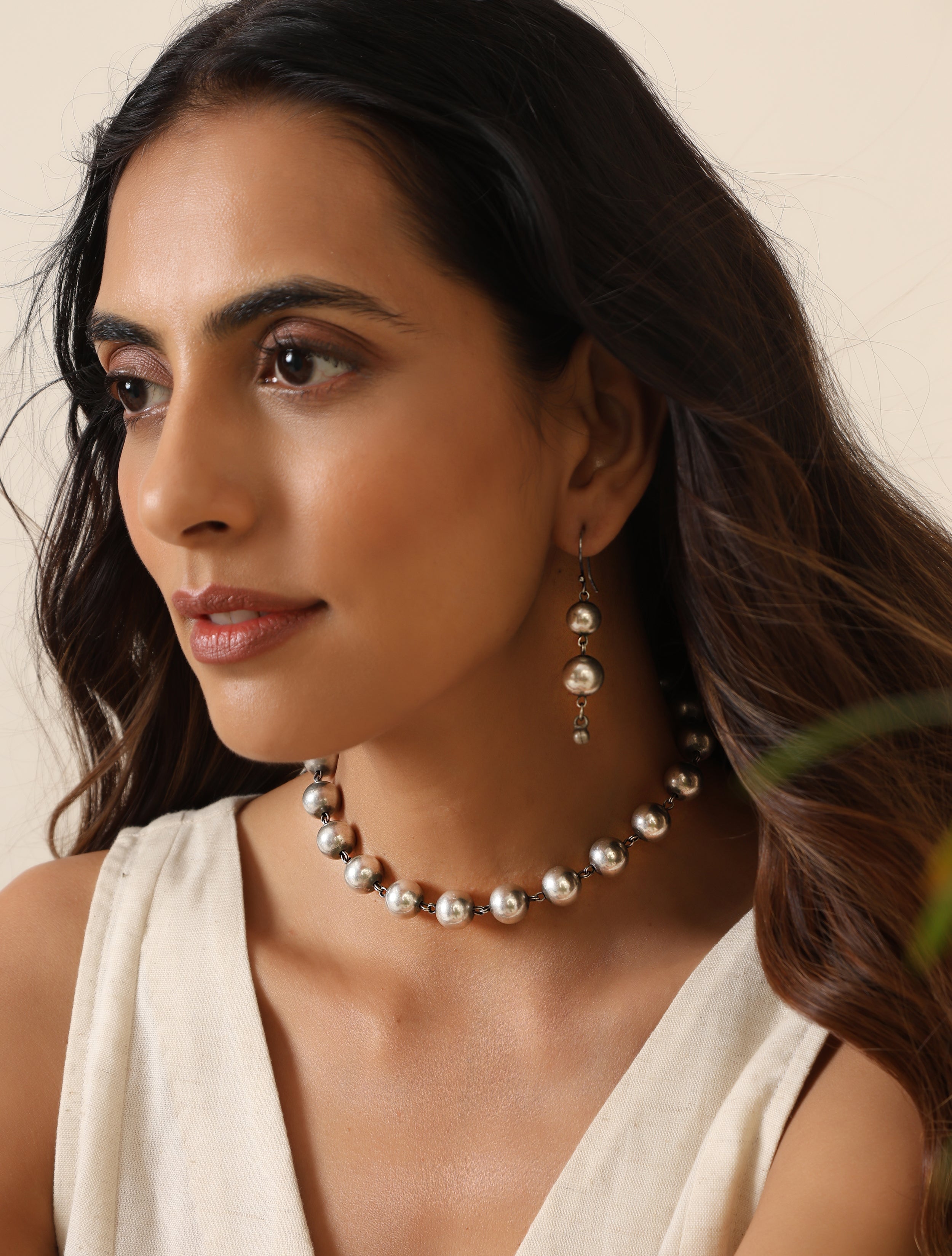 trueBrowns Silver String of Beads Choker Set
