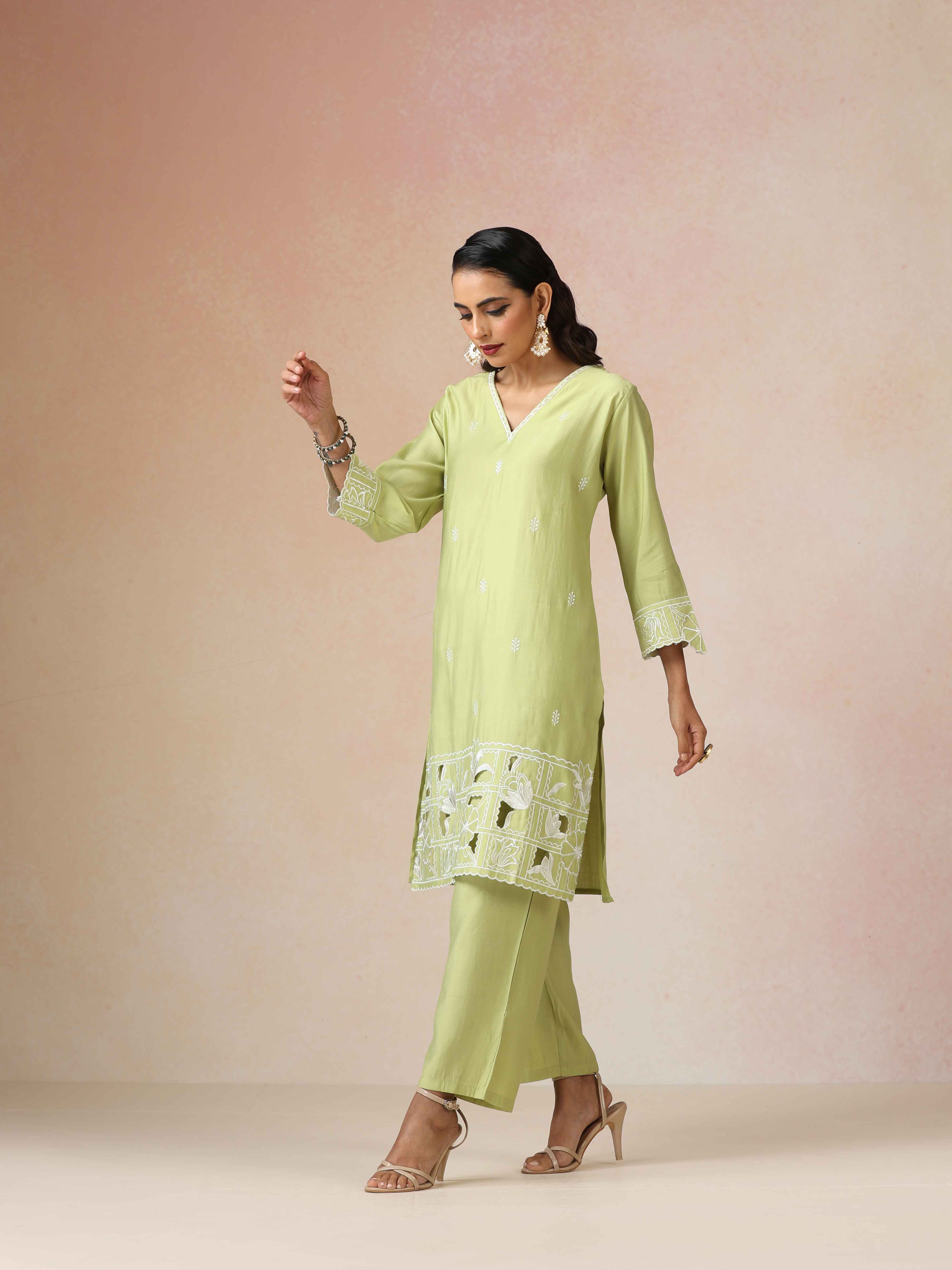 trueBrowns Green Embroidered Straight Kurta Co-Ord Set