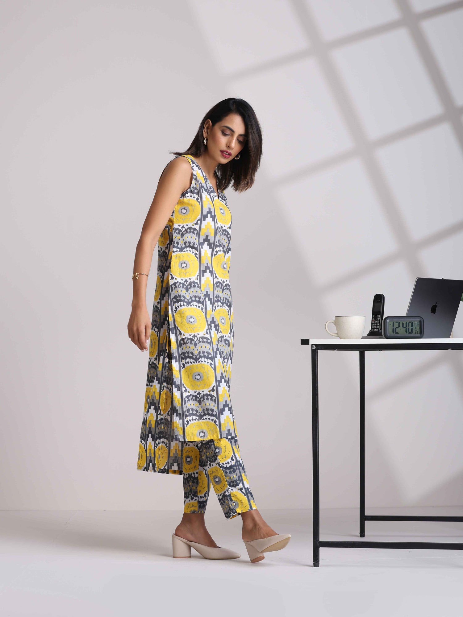 trueBrowns Yellow Cotton Ikat Sleeveless Kurta Pant Set