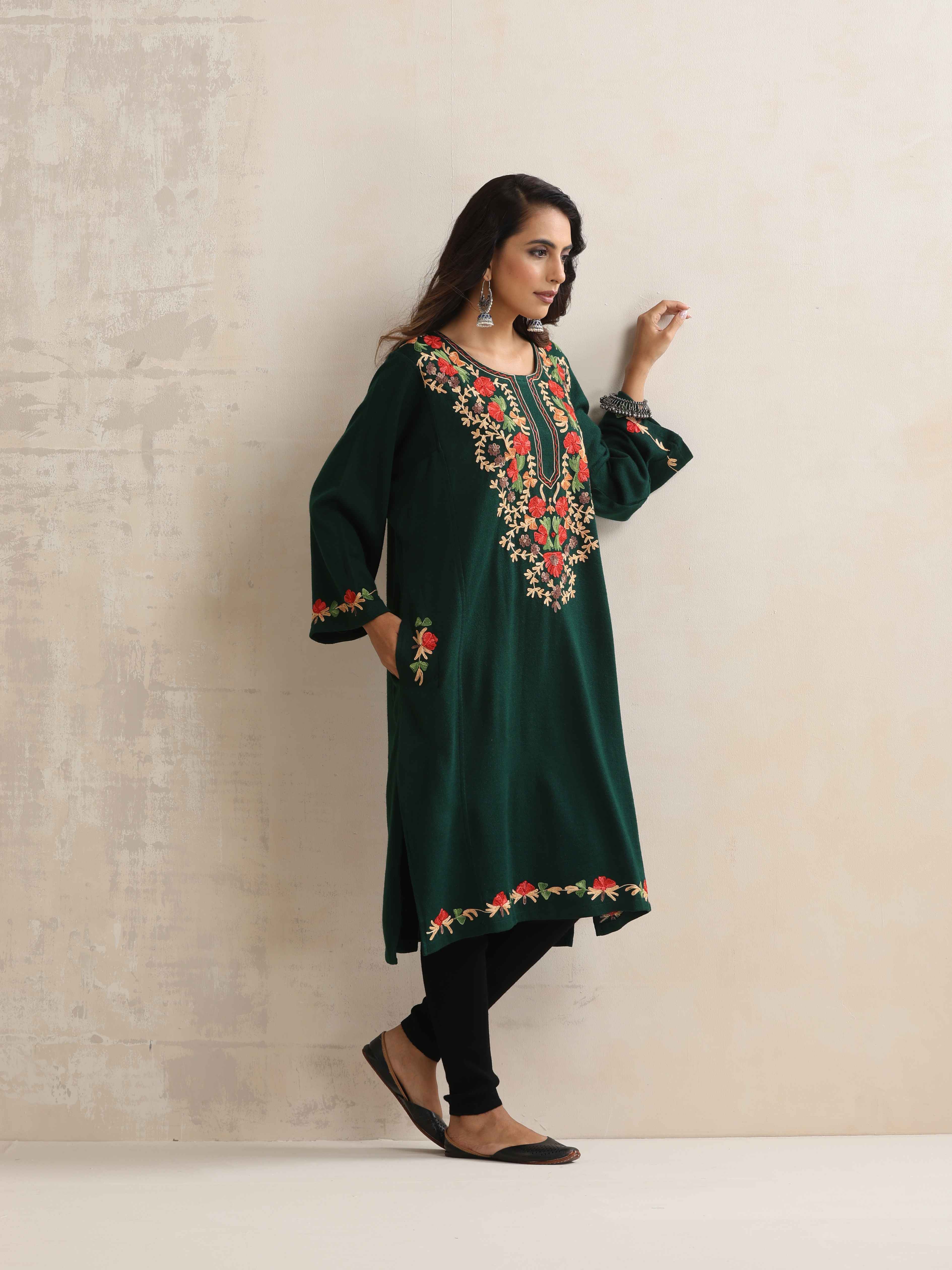 trueBrowns Green Kashmiri Floral Embroidered Woollen Phiran Kurta