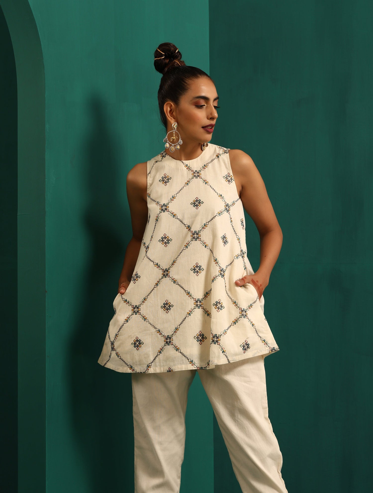 trueBrowns Ivory Embroidered Sleeveless Co-Ord Set