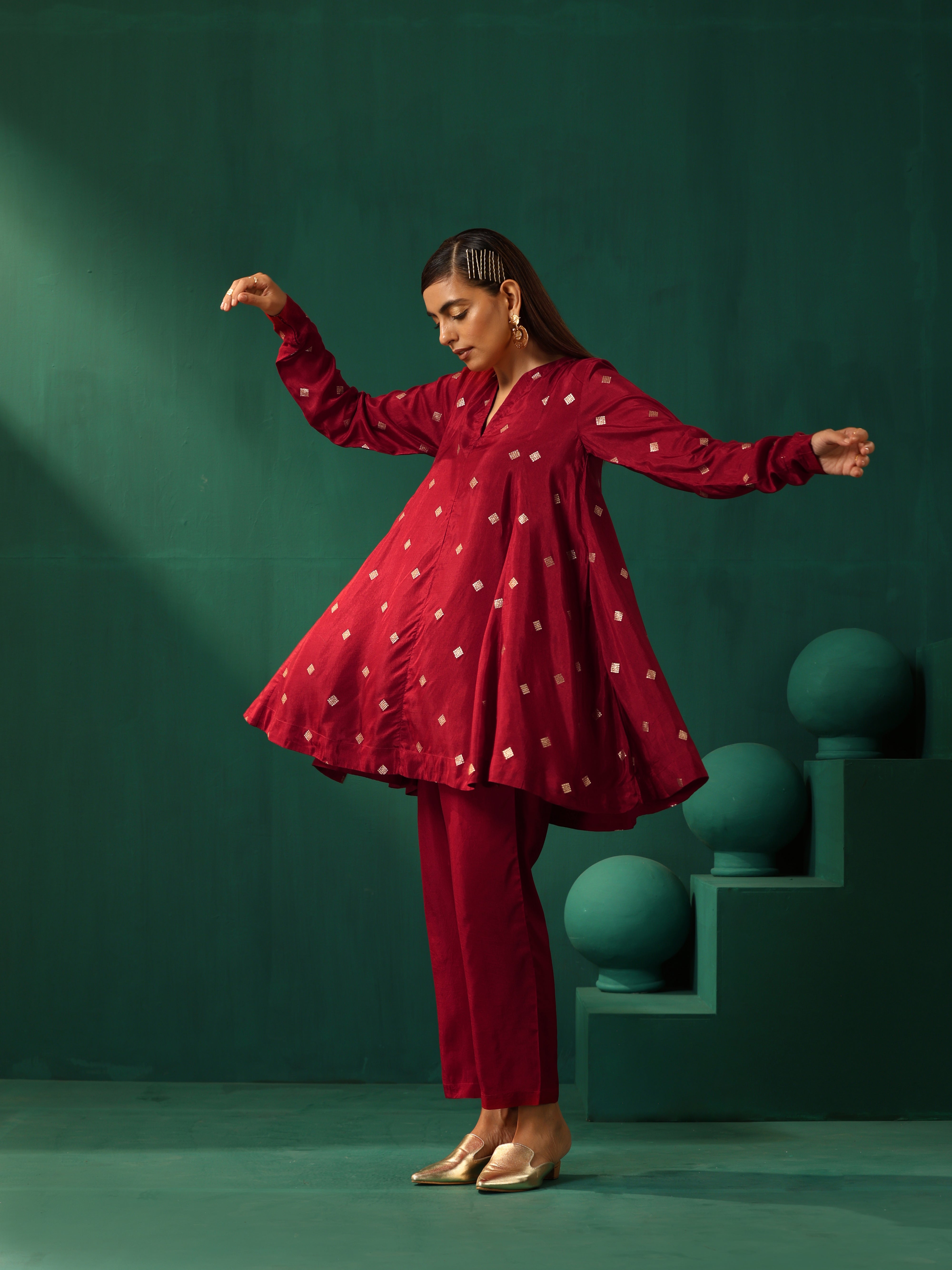 trueBrowns Maroon Diamond Viscose Silk Co-ord Set