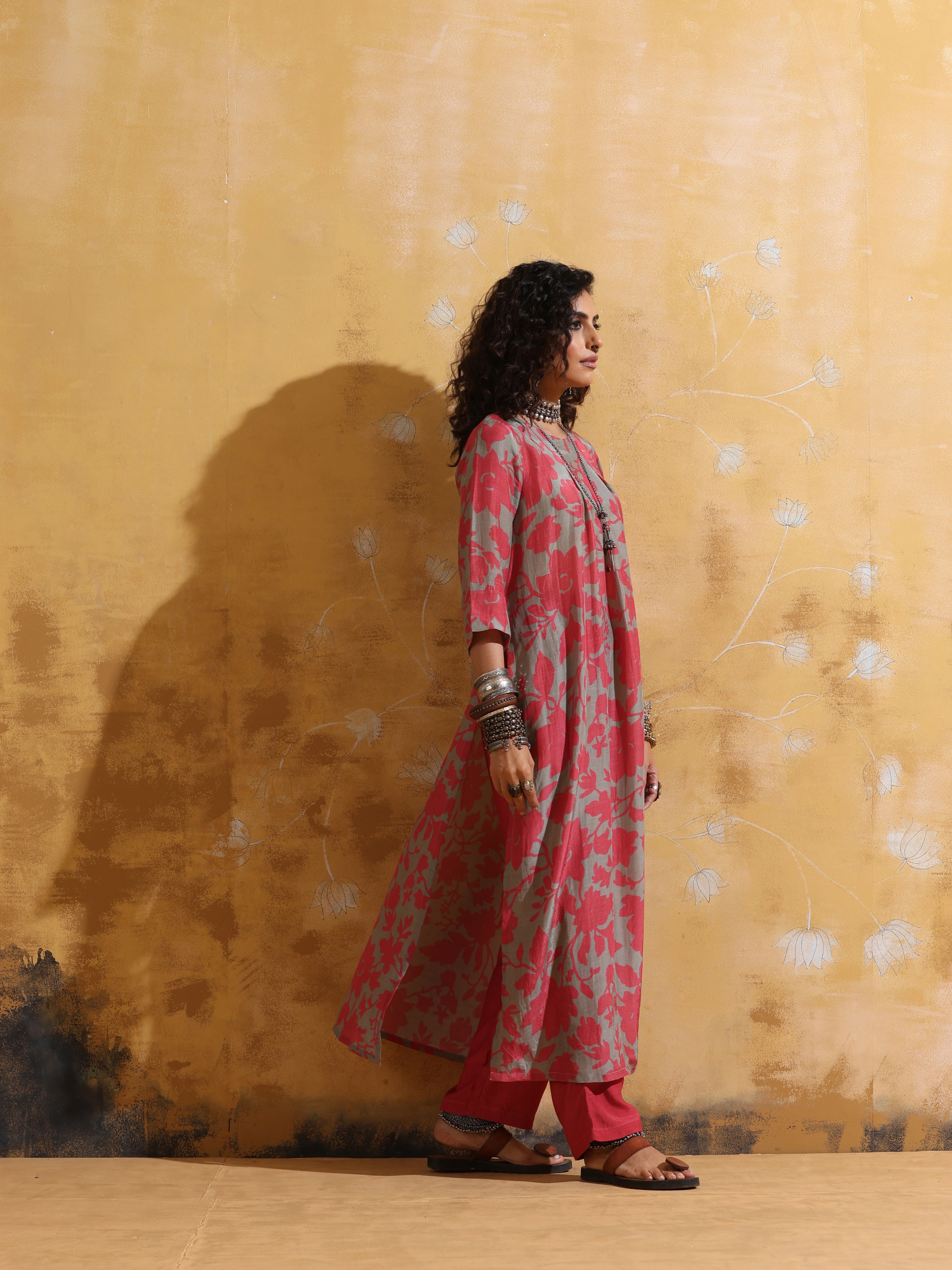 trueBrowns Peach Mint Jaal Print Muslin Silk High-slit Kurta Set