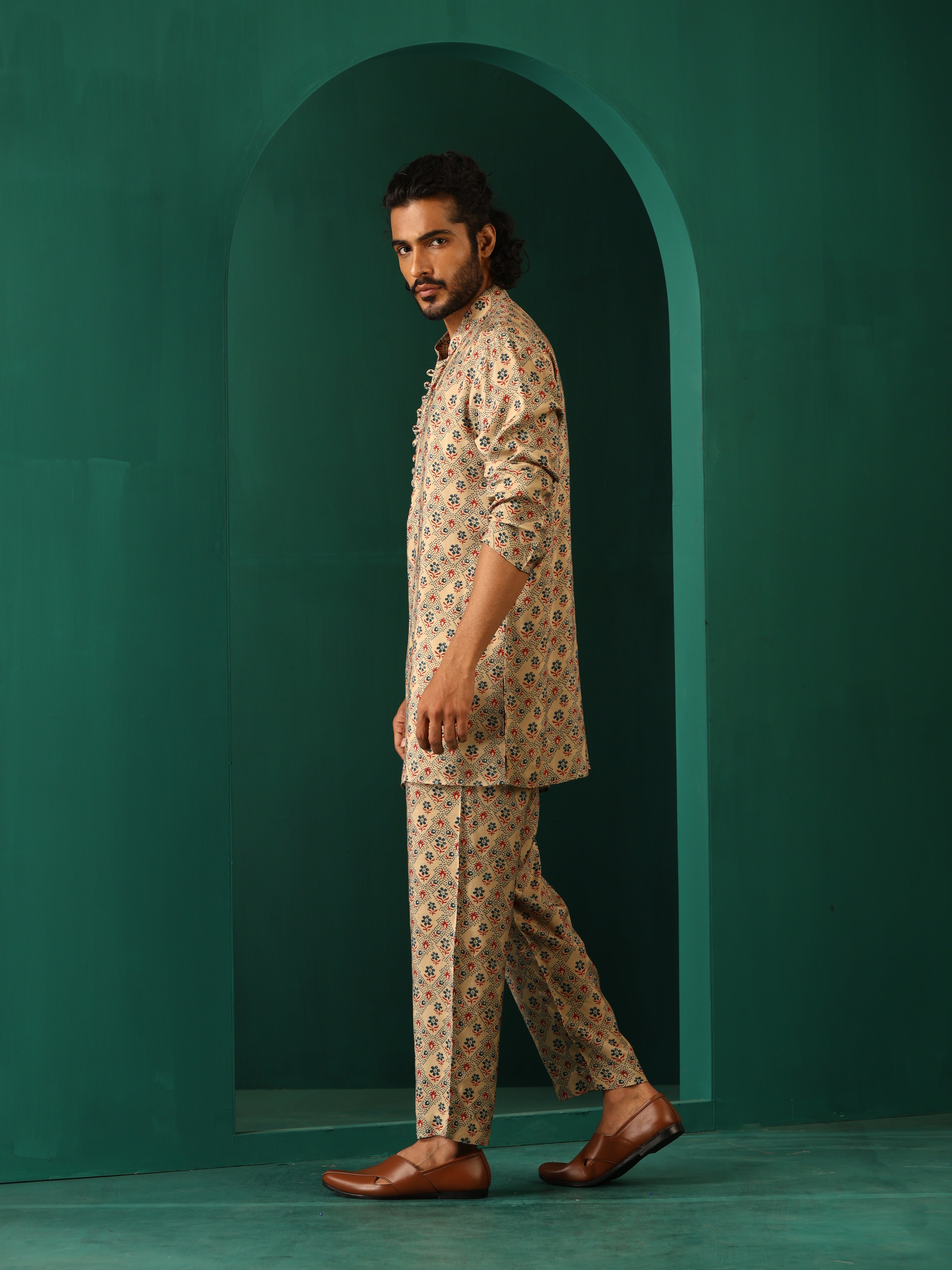 trueBrowns Men Beige Geometric Muslin Silk Printed Co-ord Set