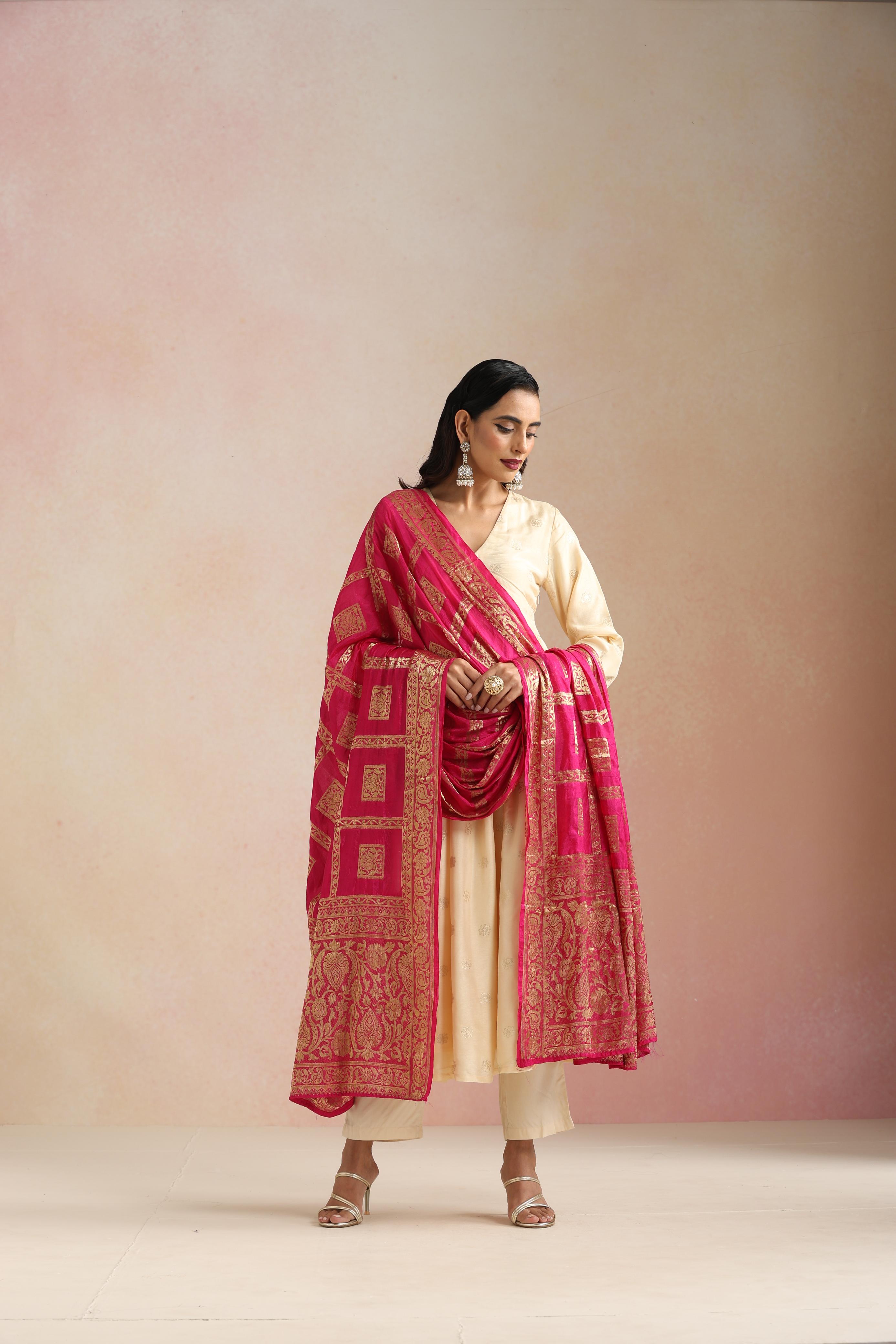 trueBrowns Pink Gold Weave Banarasi Dupatta