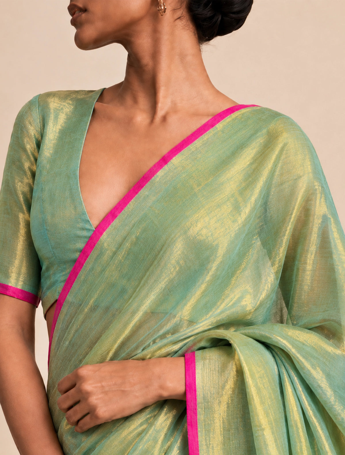 trueBrowns Green Tissue Handloom Saree With Unstitched Blouse