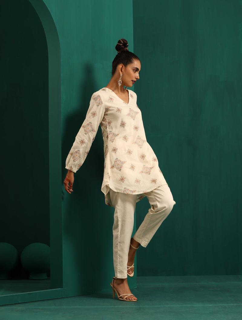 trueBrowns Ivory Peach Embroidered V-Neck Co-Ord Set