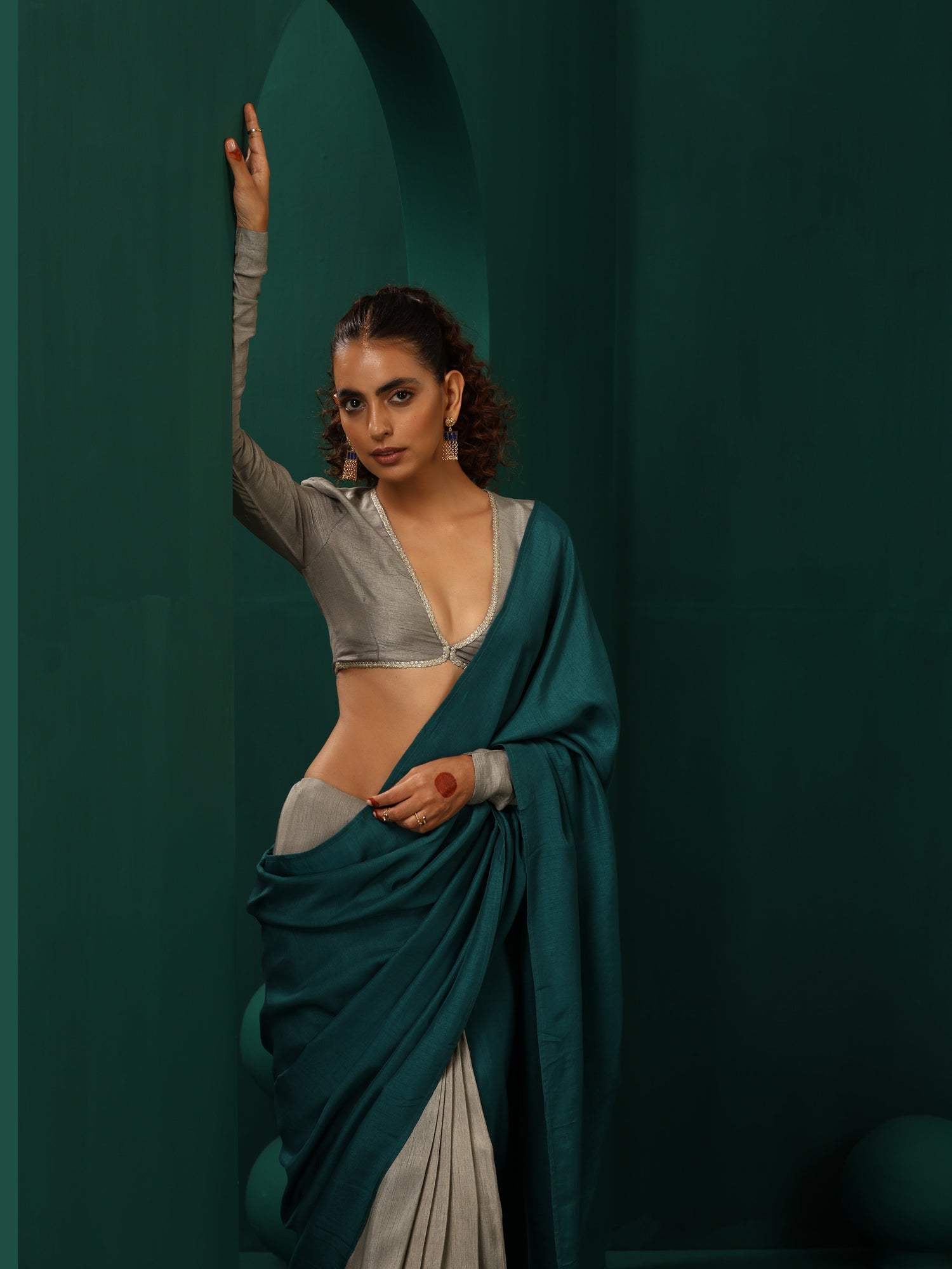 trueBrowns Teal Grey Silk Pre-Stitched Saree