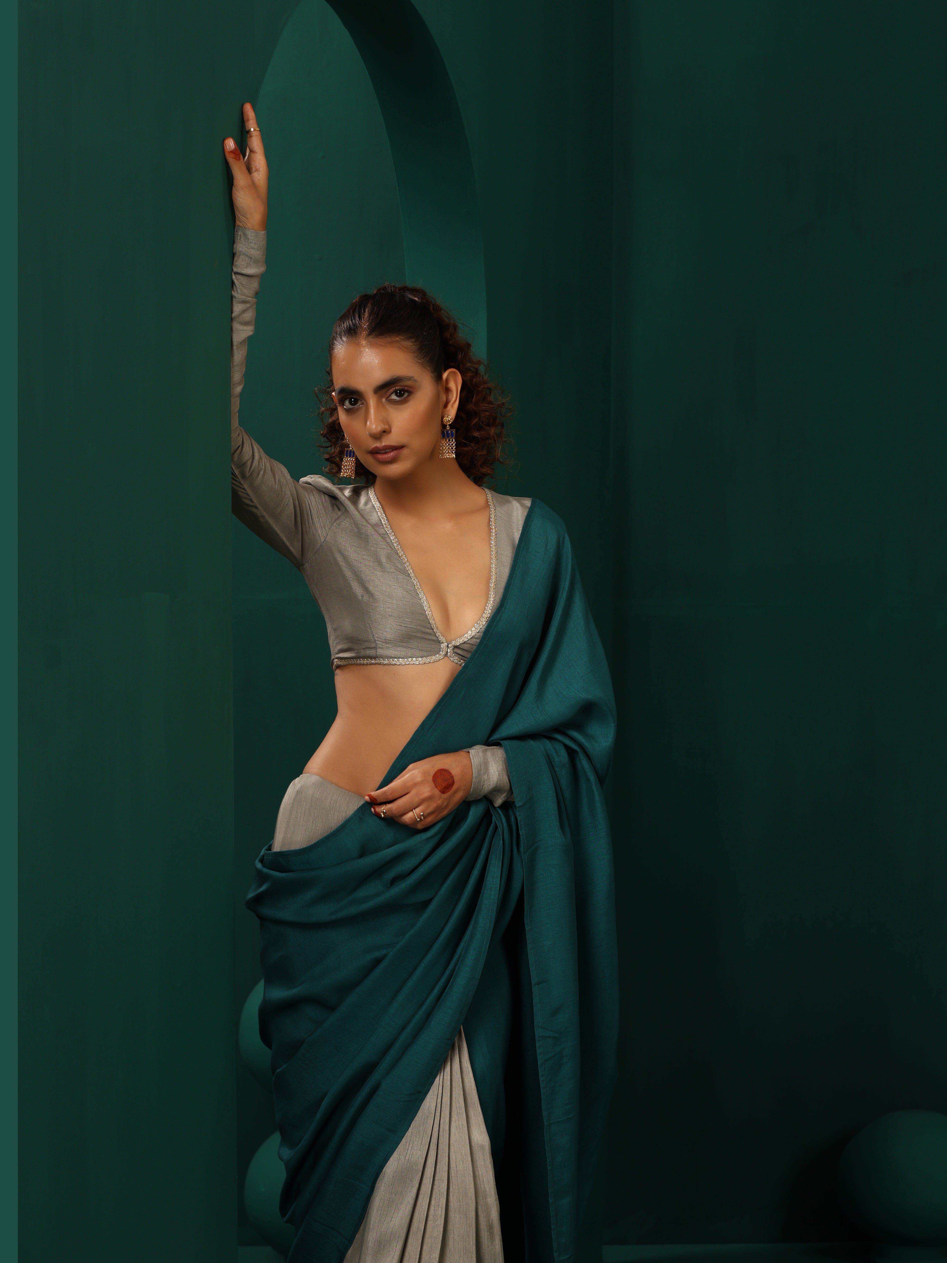 trueBrowns Teal Grey Silk Pre-Stitched Saree