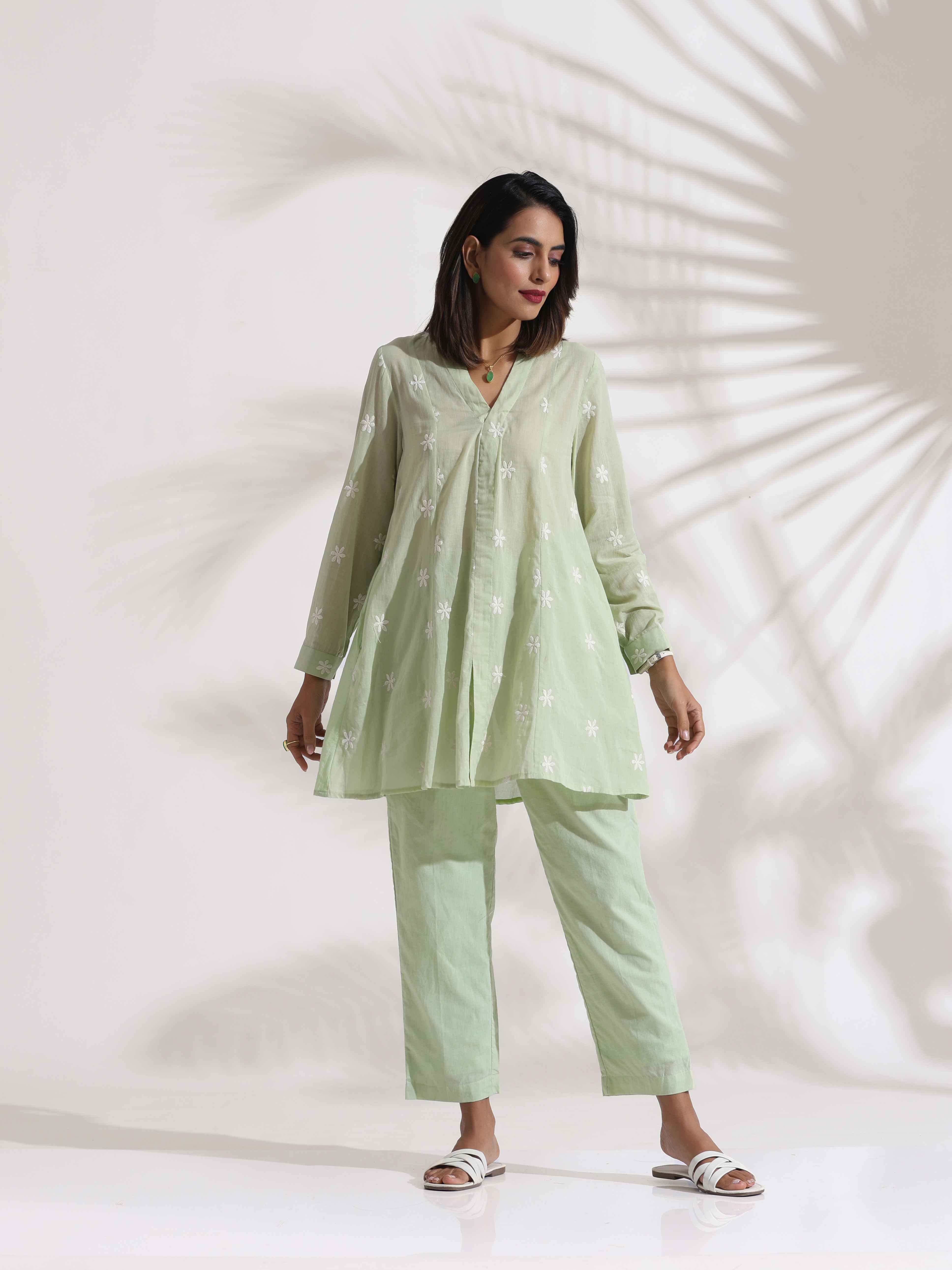 trueBrowns Green Cotton Floral Embroidered Co-ord Set