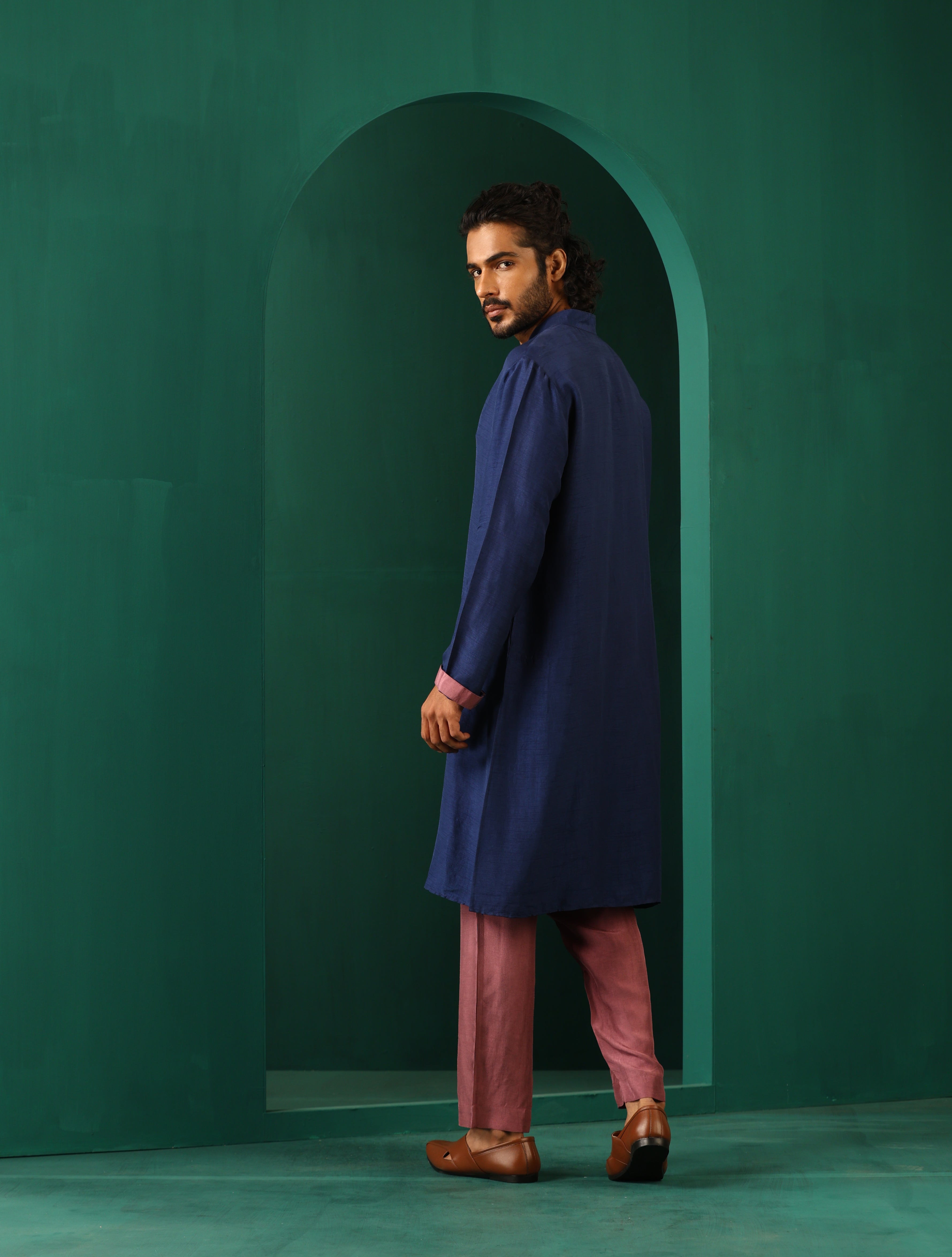 trueBrowns Men Blue Silk Long Kurta