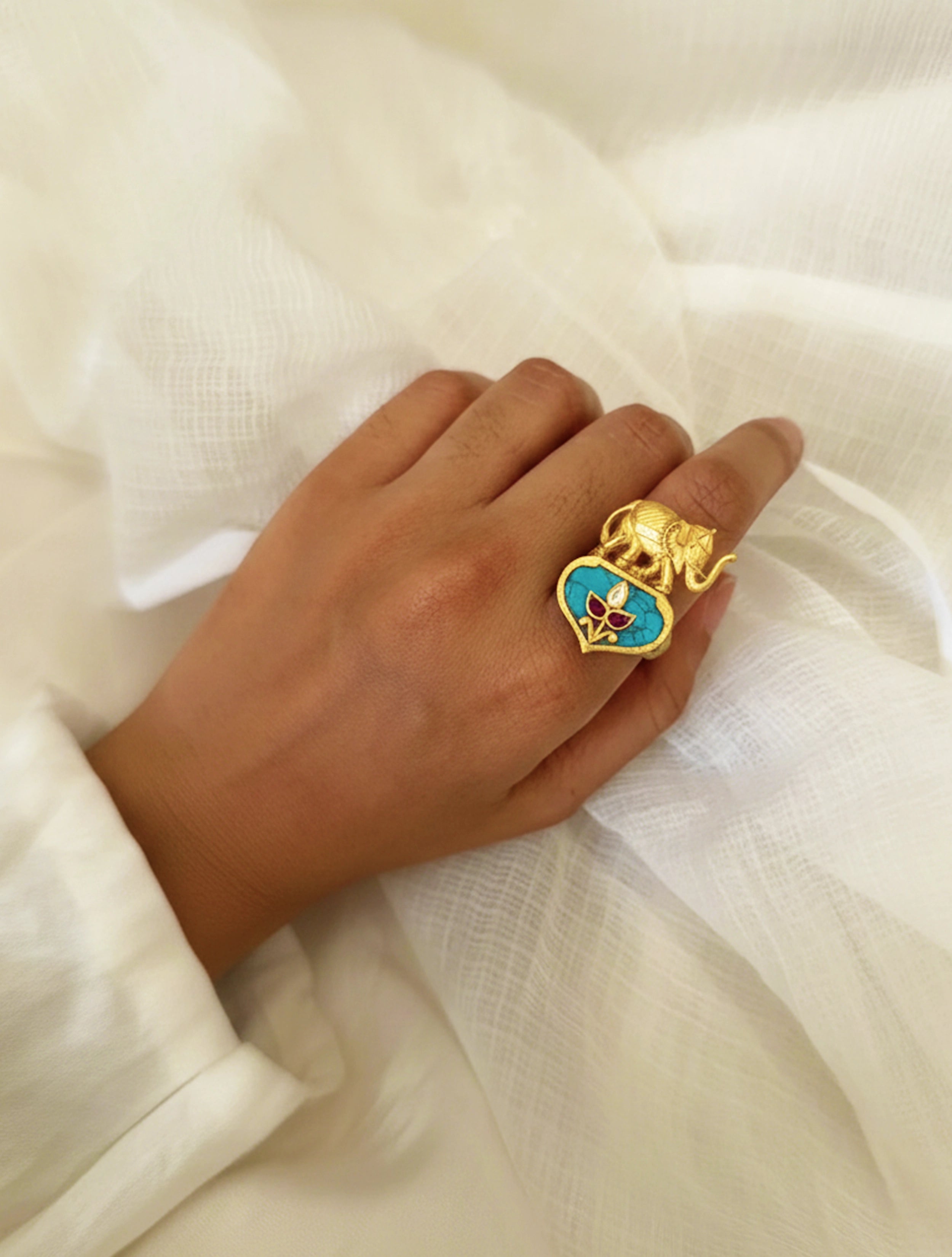 trueBrowns Golden Green Elephant Ring