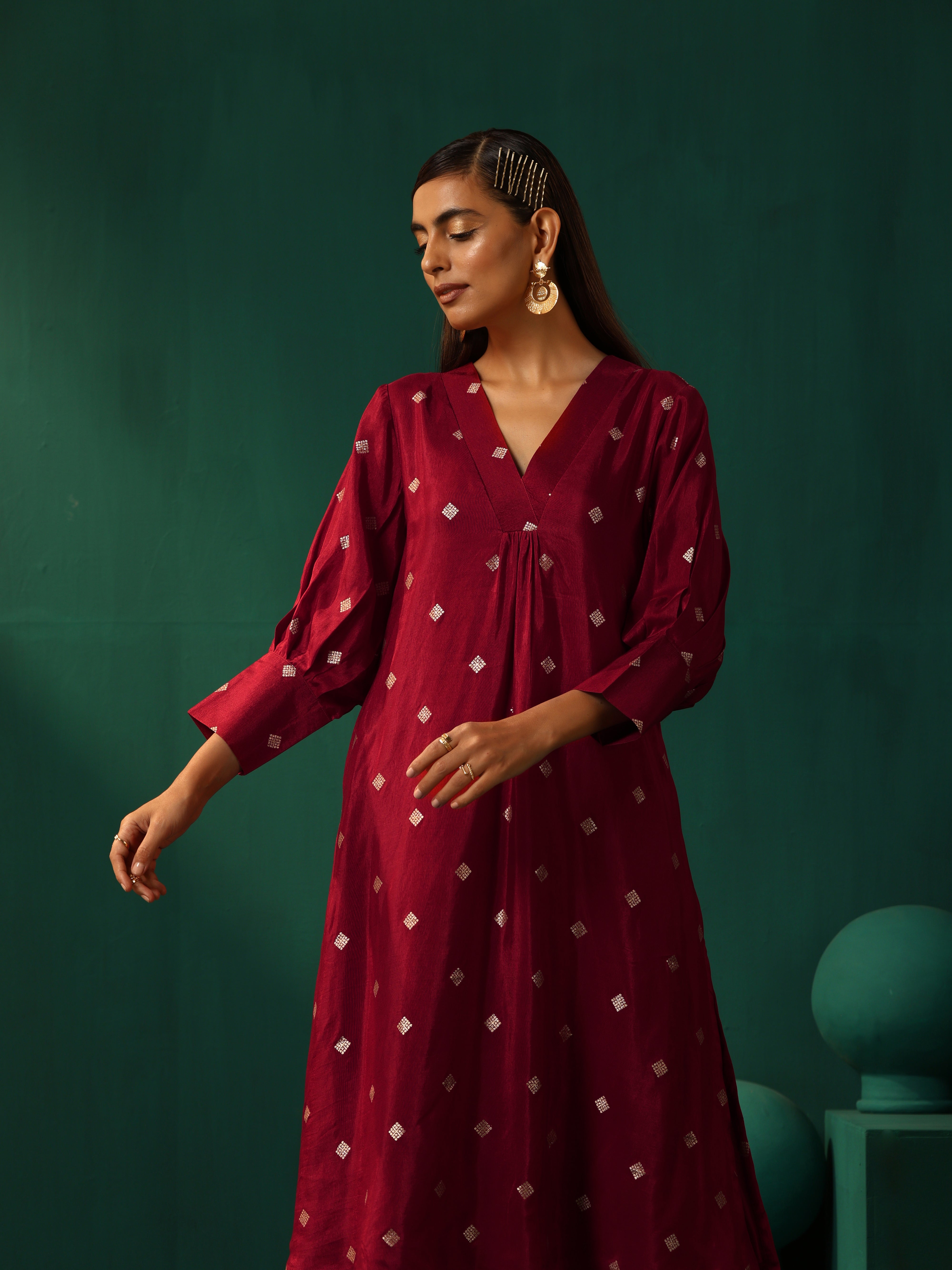trueBrowns Maroon Diamond Viscose Silk Kurta Pant Set