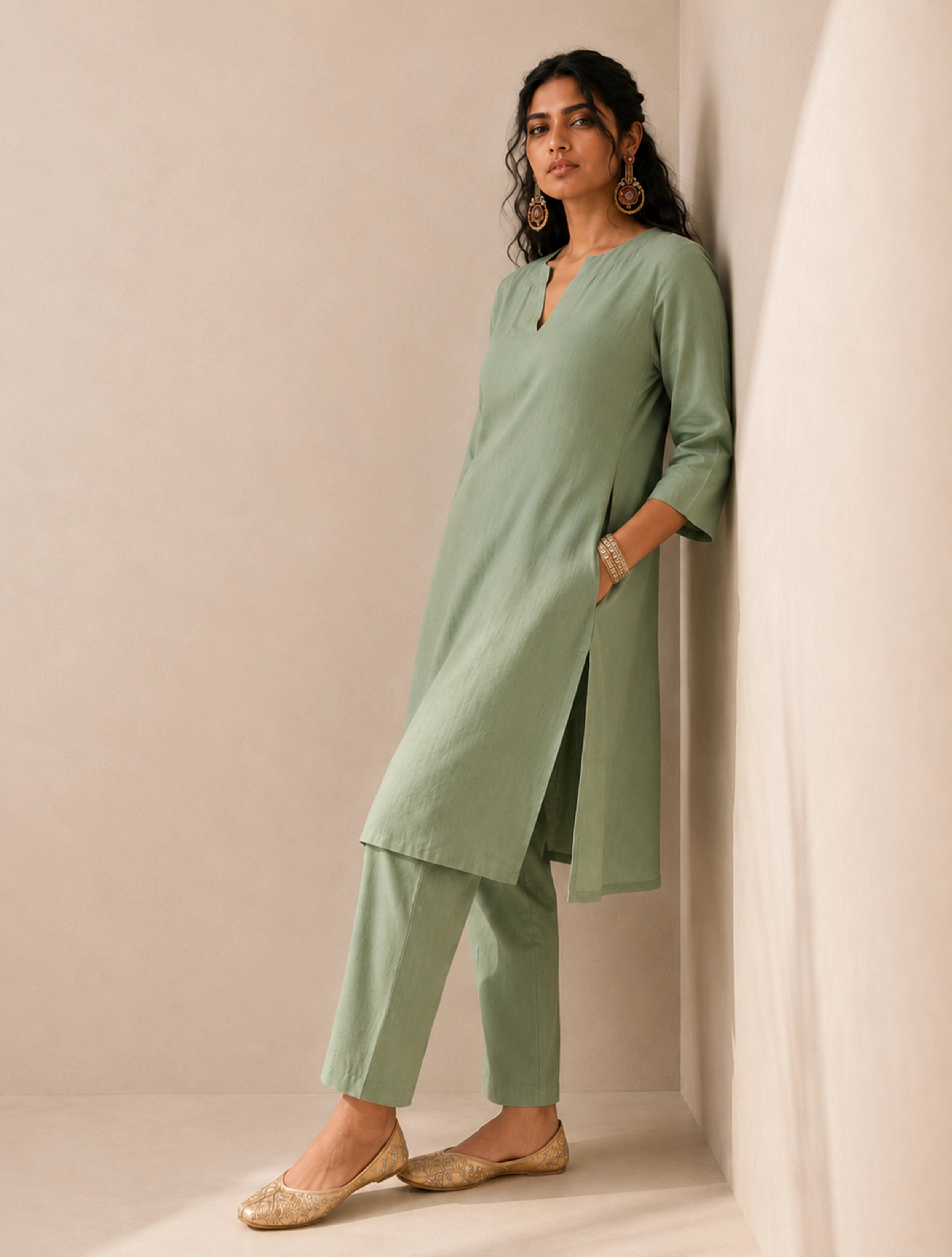 trueBrowns Green Solid Viscose Kurta Co-Ord Set