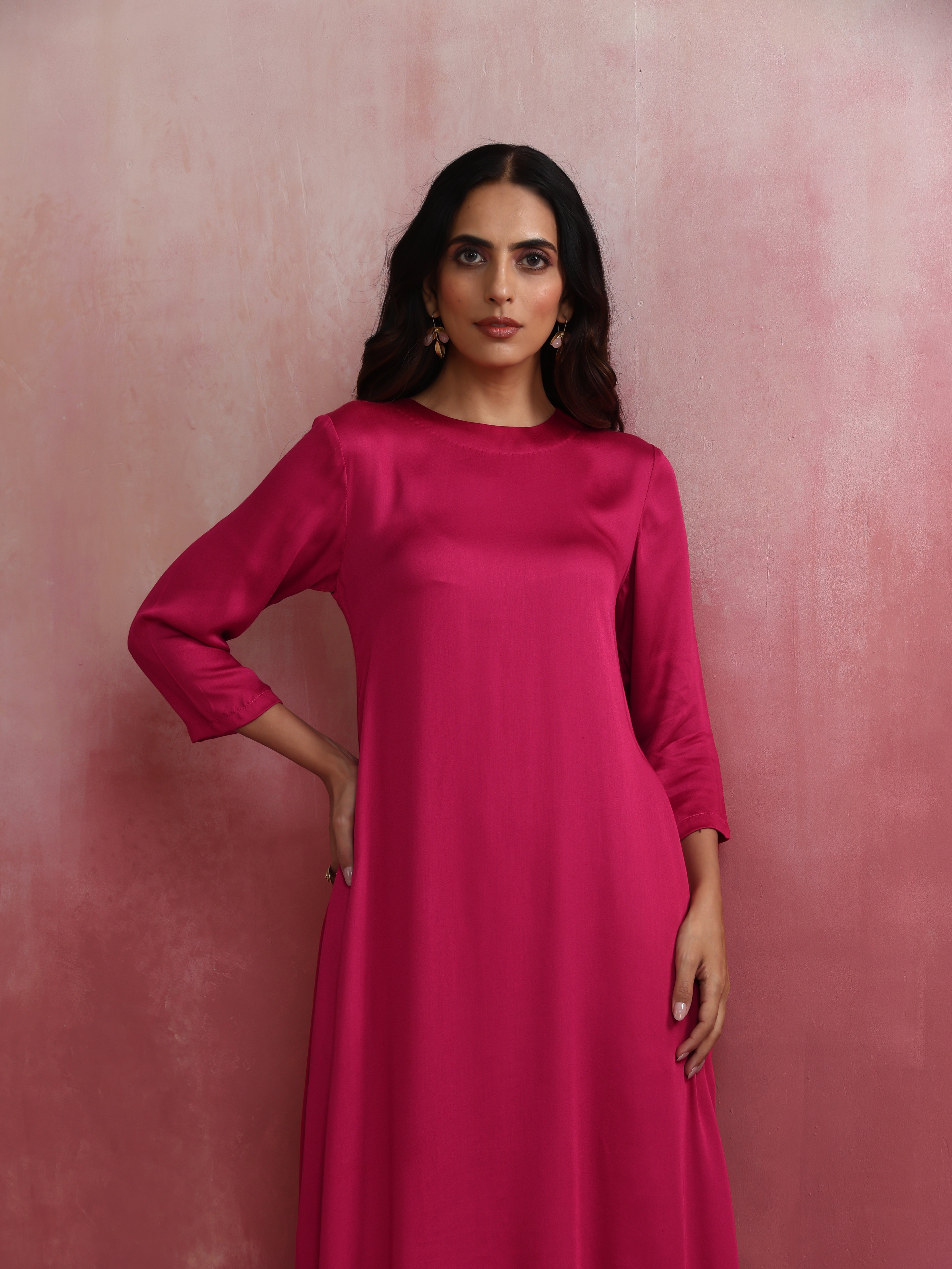 trueBrowns Magenta Highlow Modal Kurta Set