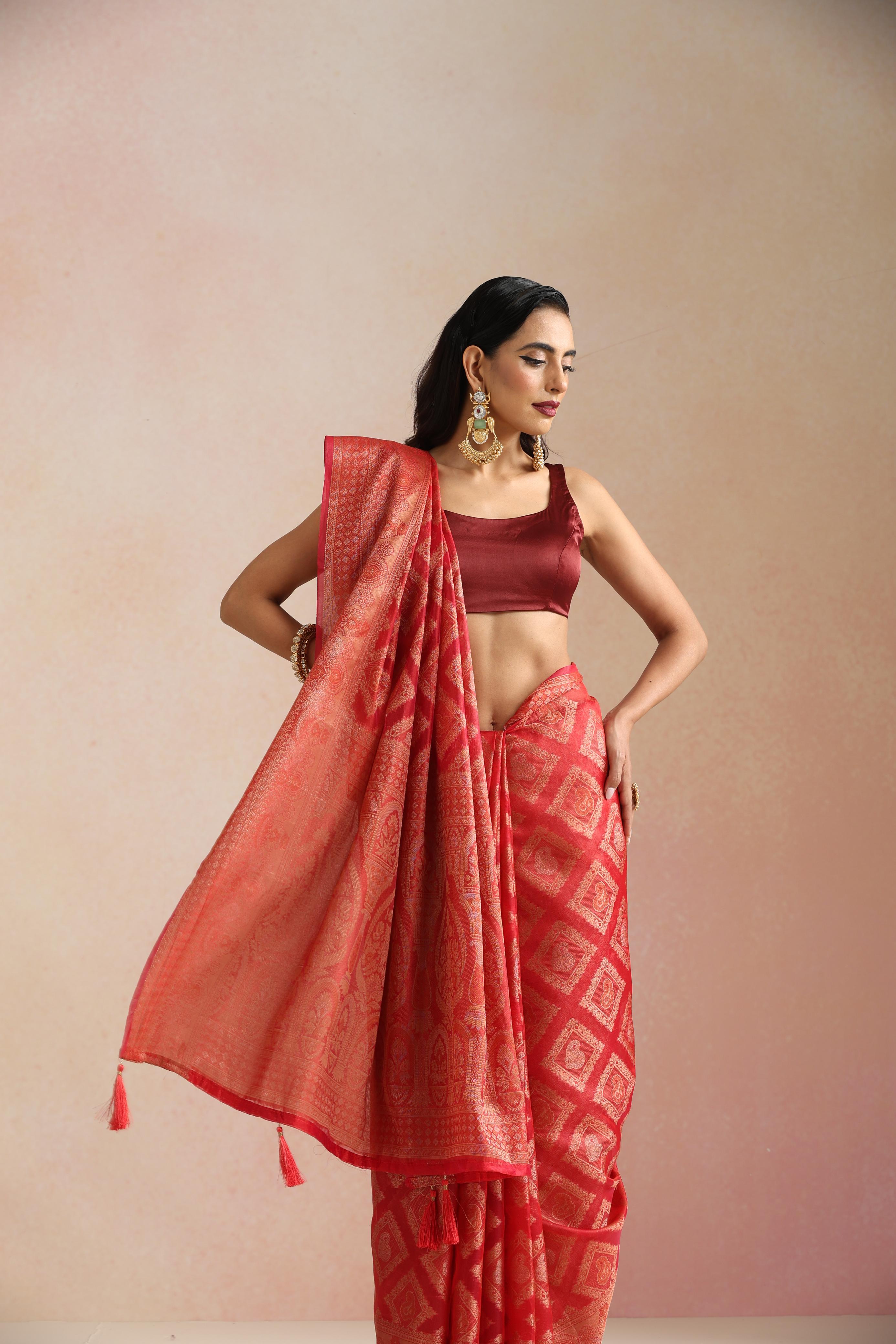 trueBrowns Red Gold Weave Banarasi Saree With Unstitched Blouse