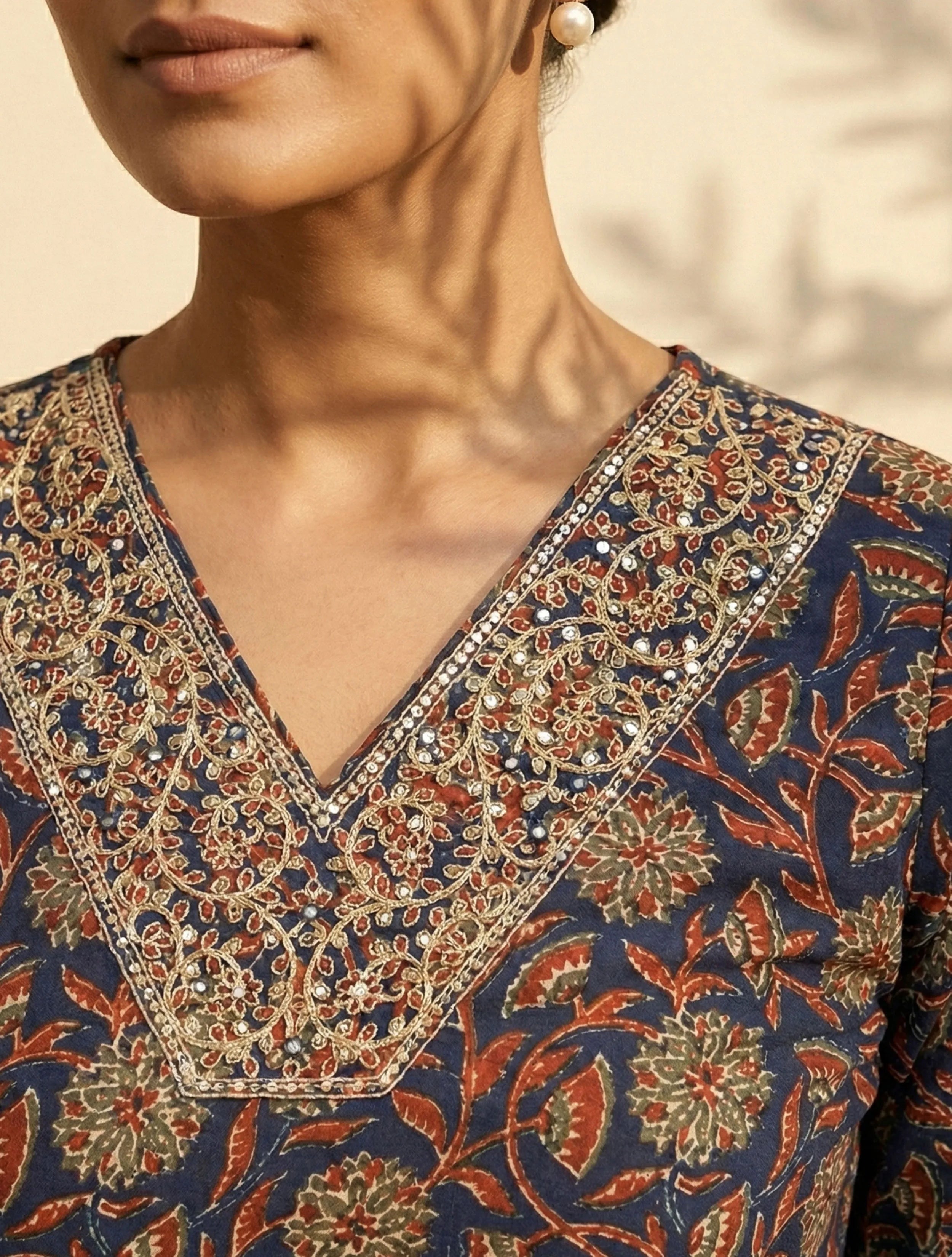 trueBrowns Blue Floral Print Embroidered V-Neck Kurta Pant Dupatta Set