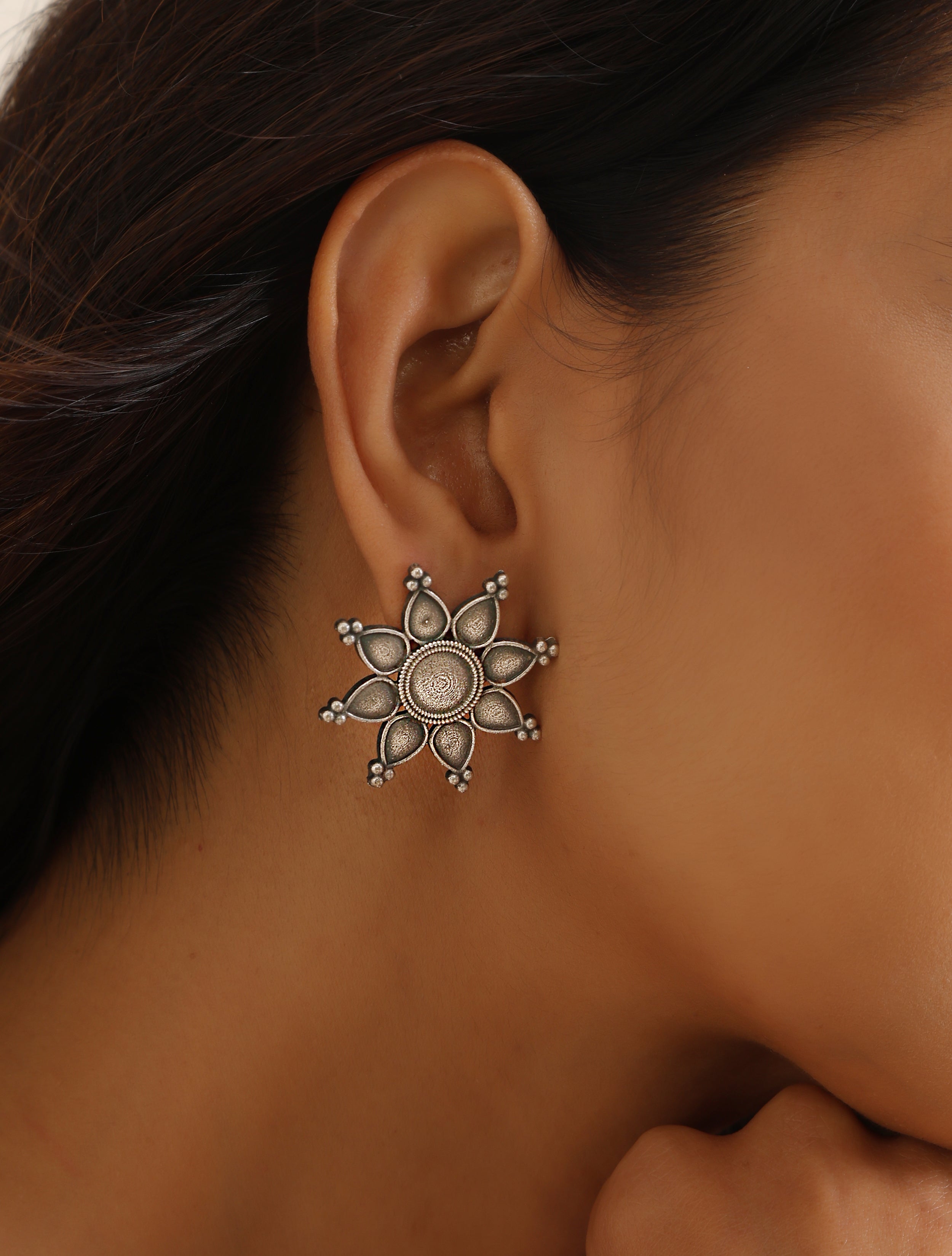 trueBrowns Silver Star Stud Earrings