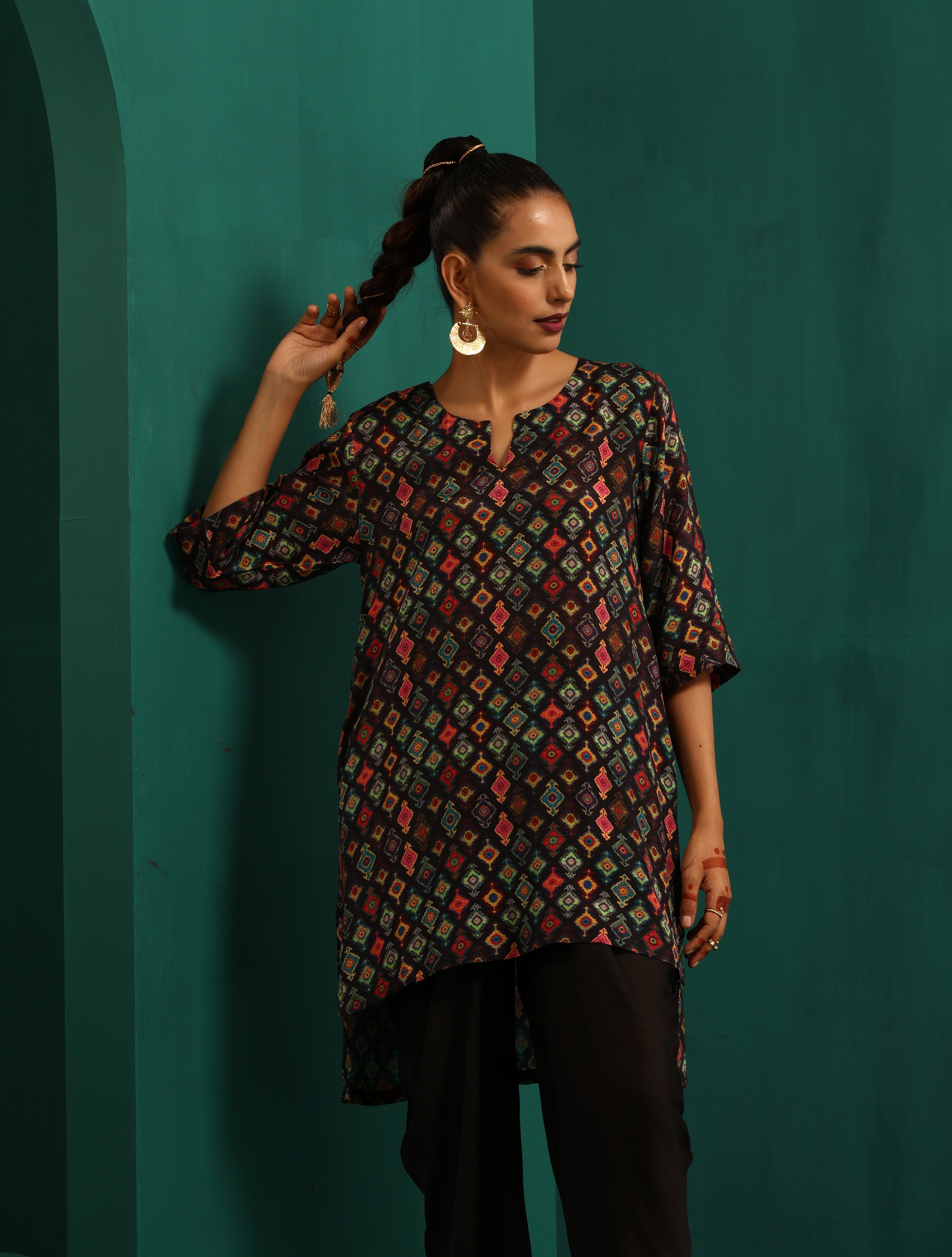 trueBrowns Black Ikat Muslin Silk Printed Co-ord Set