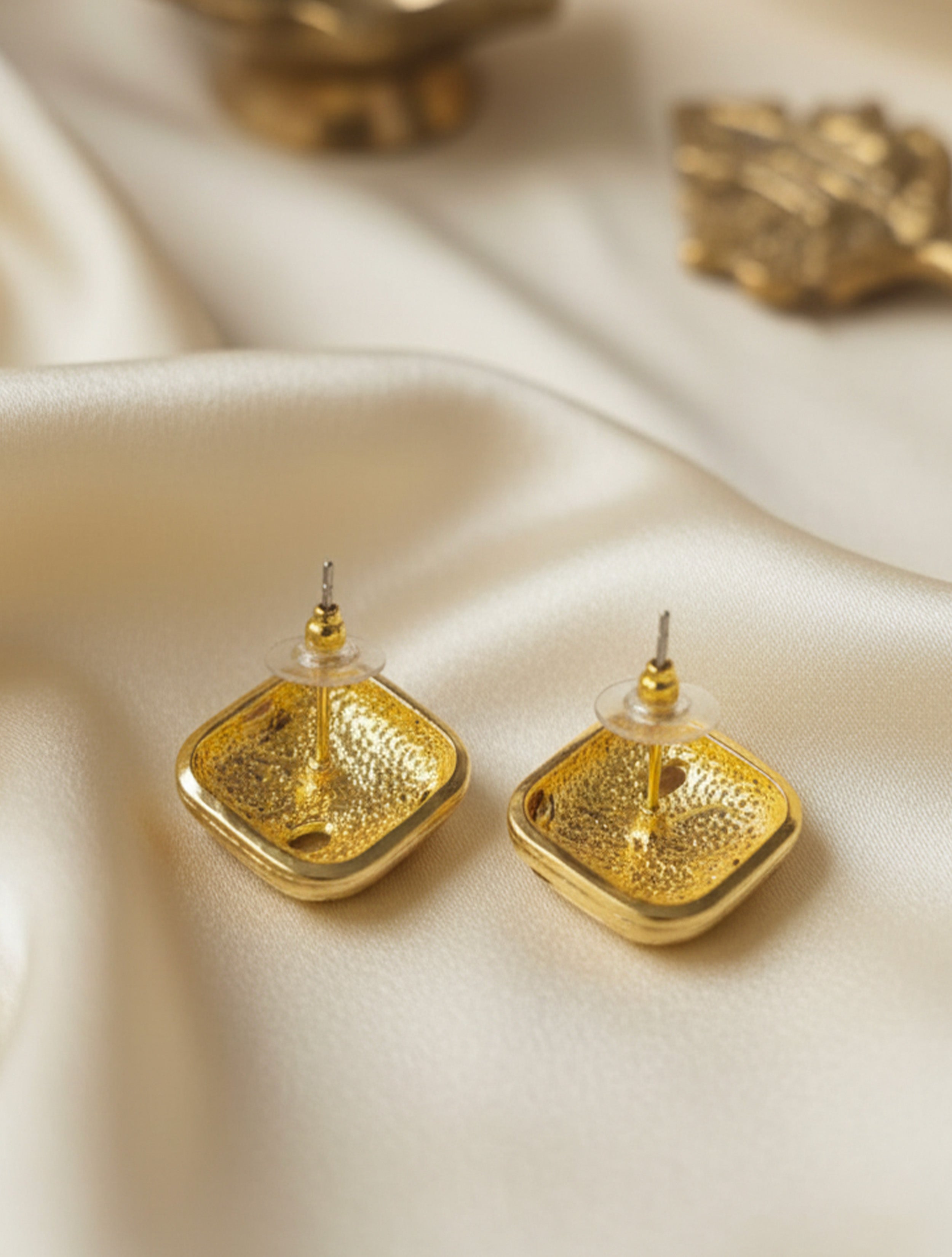 trueBrowns Square Pink Star Earrings