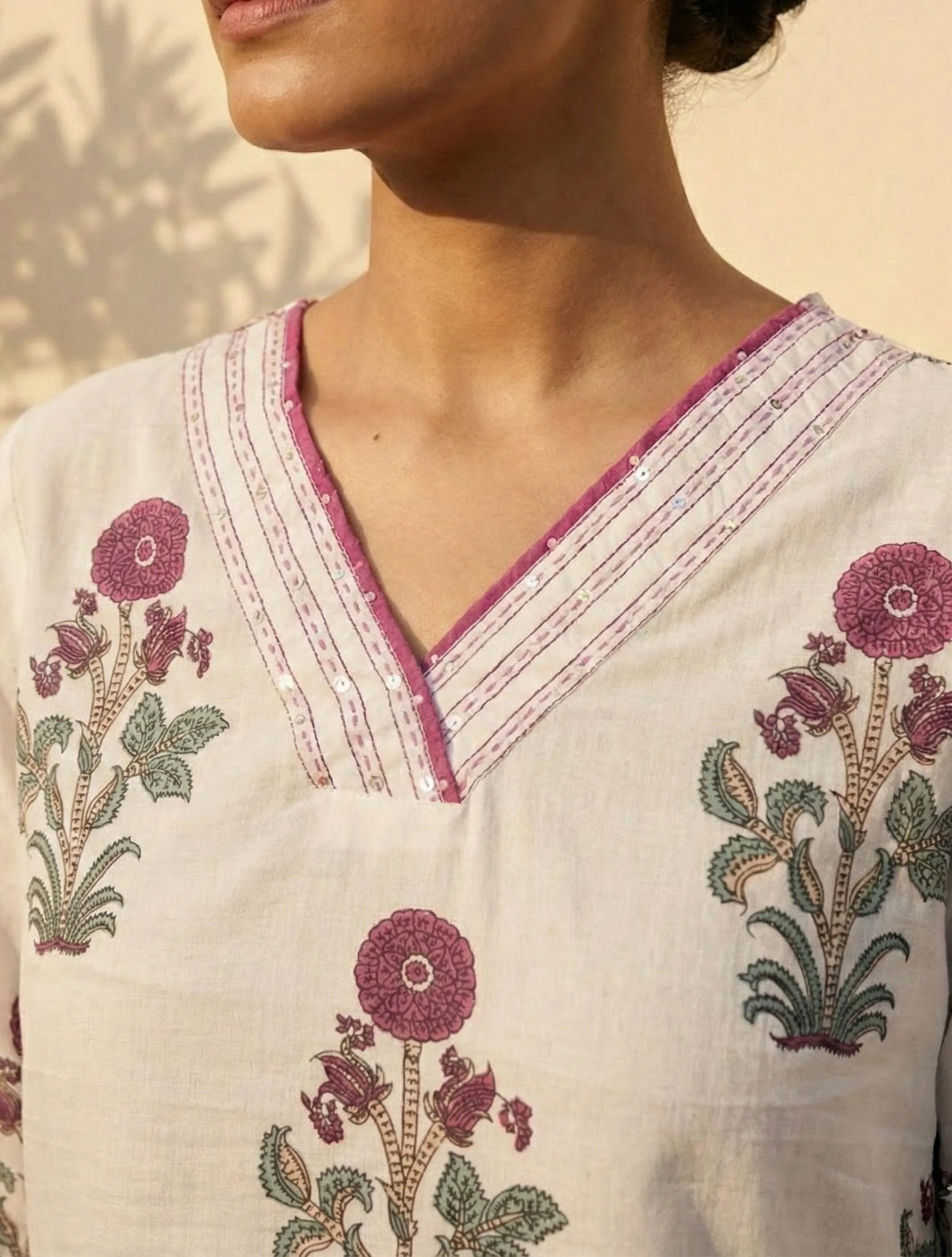 trueBrowns White Purple Print V-Neck Kurta Pant Dupatta Set