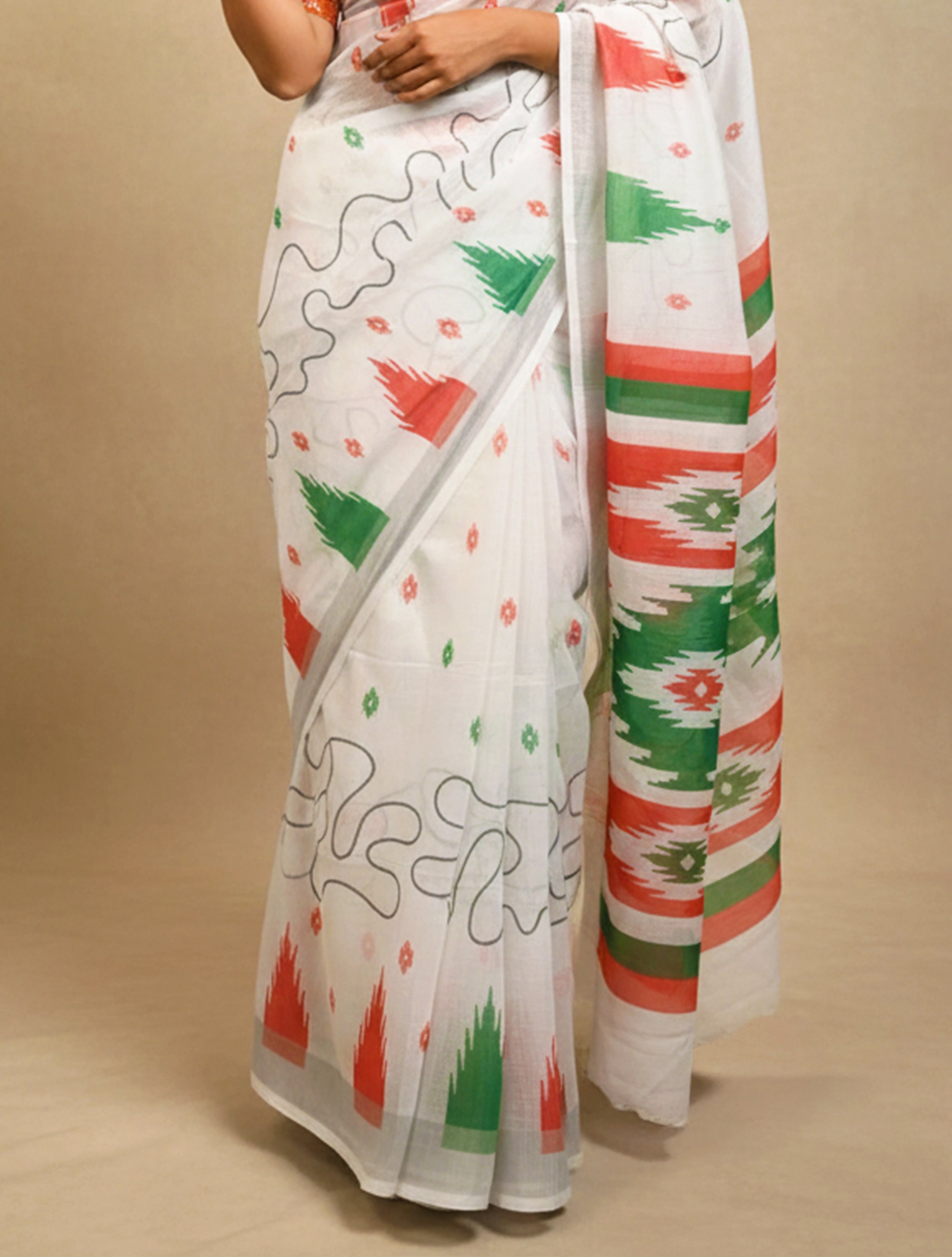trueBrowns White Ikat Print Cotton Saree With Unstitched Blouse