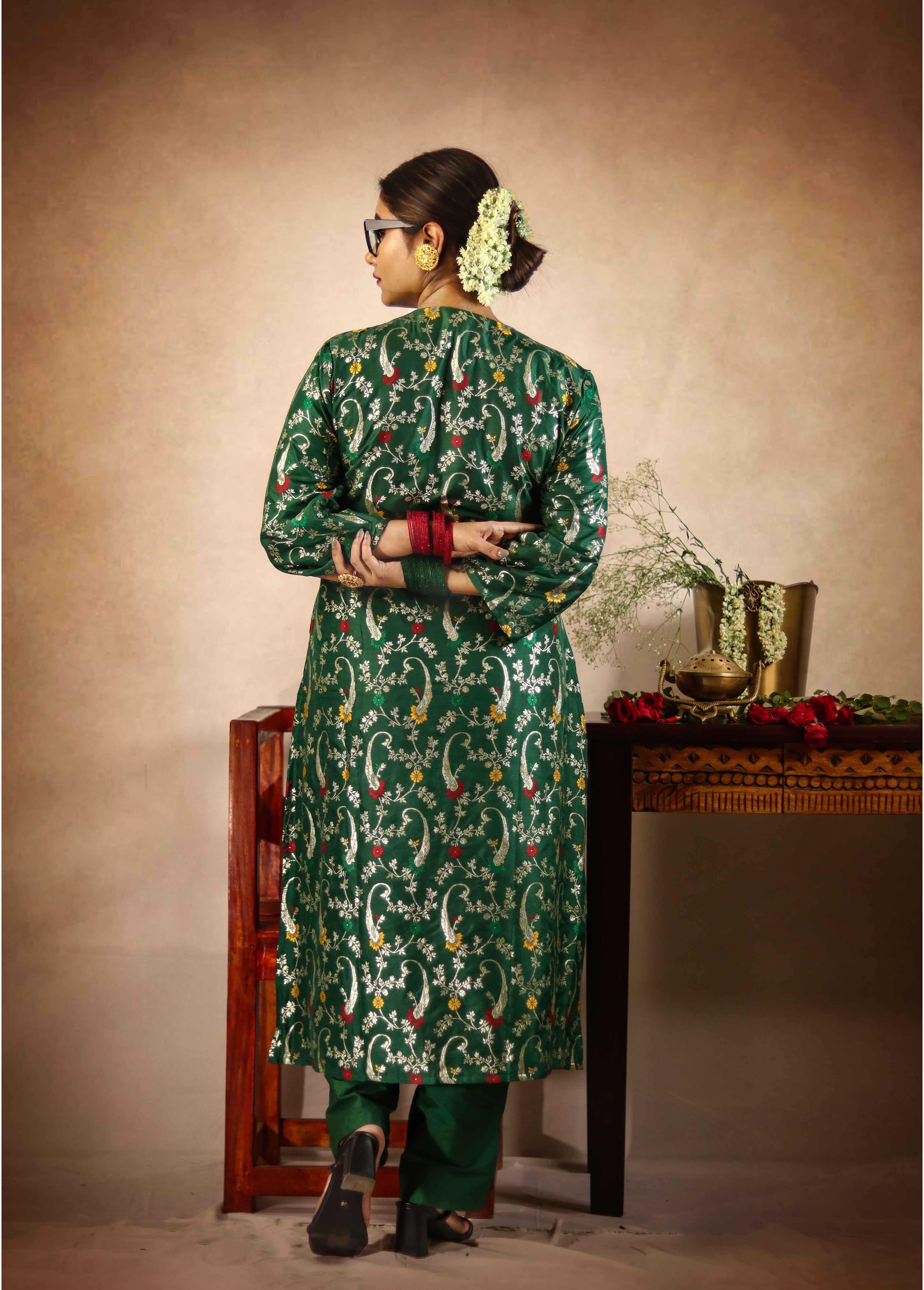 trueBrowns Green Brocade Straight High-Slit Kurta Set
