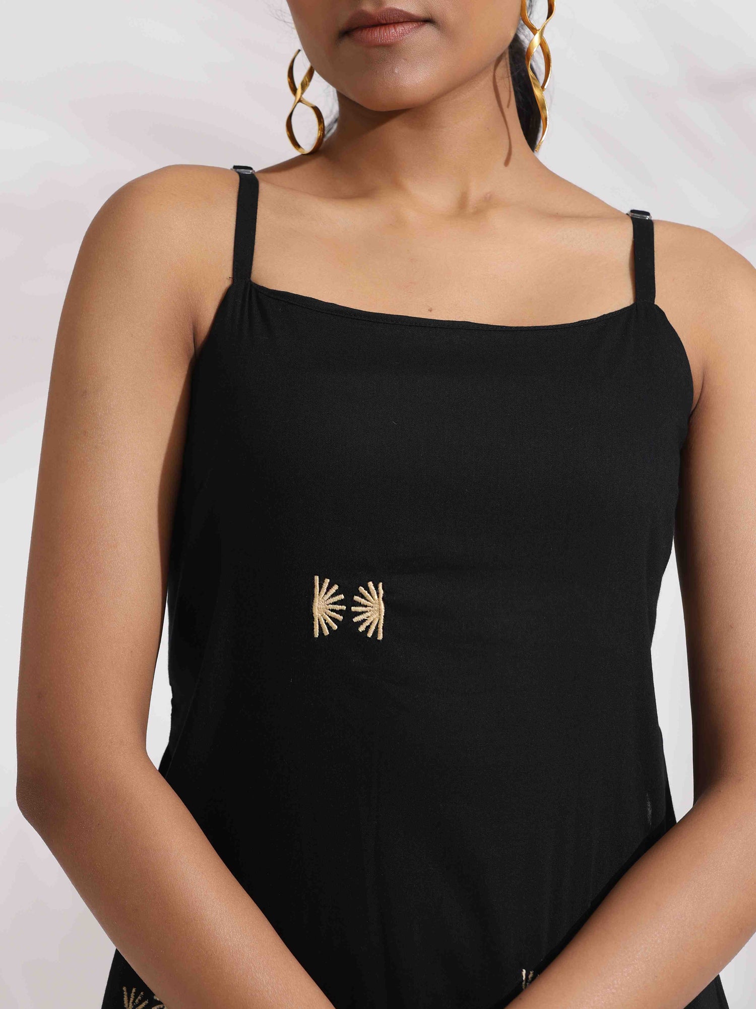 trueBrowns Black Cotton Embroidered Straight Kurta Set