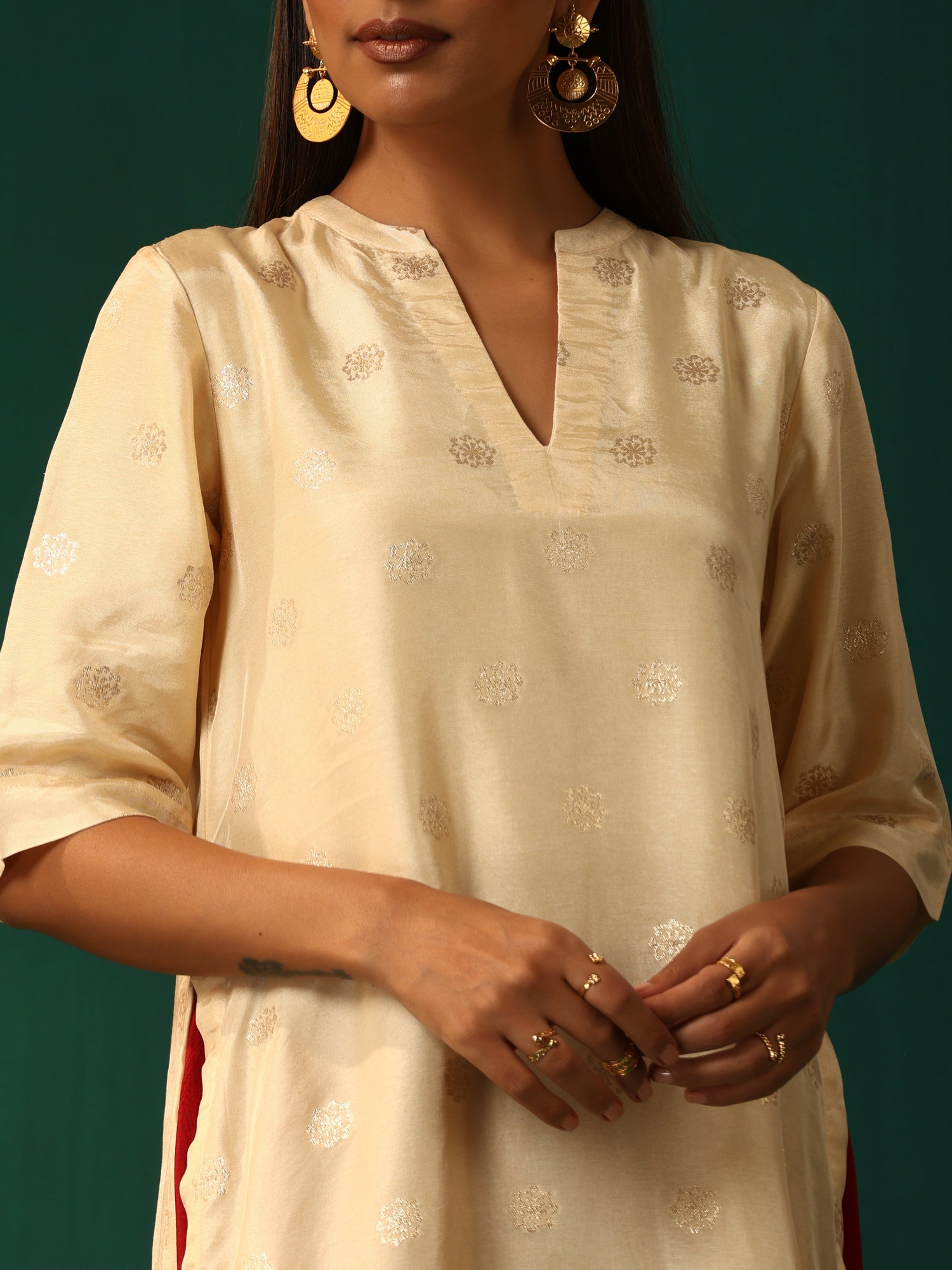 trueBrowns Ivory Geometric Floral Viscose Silk Kurta Pant Set