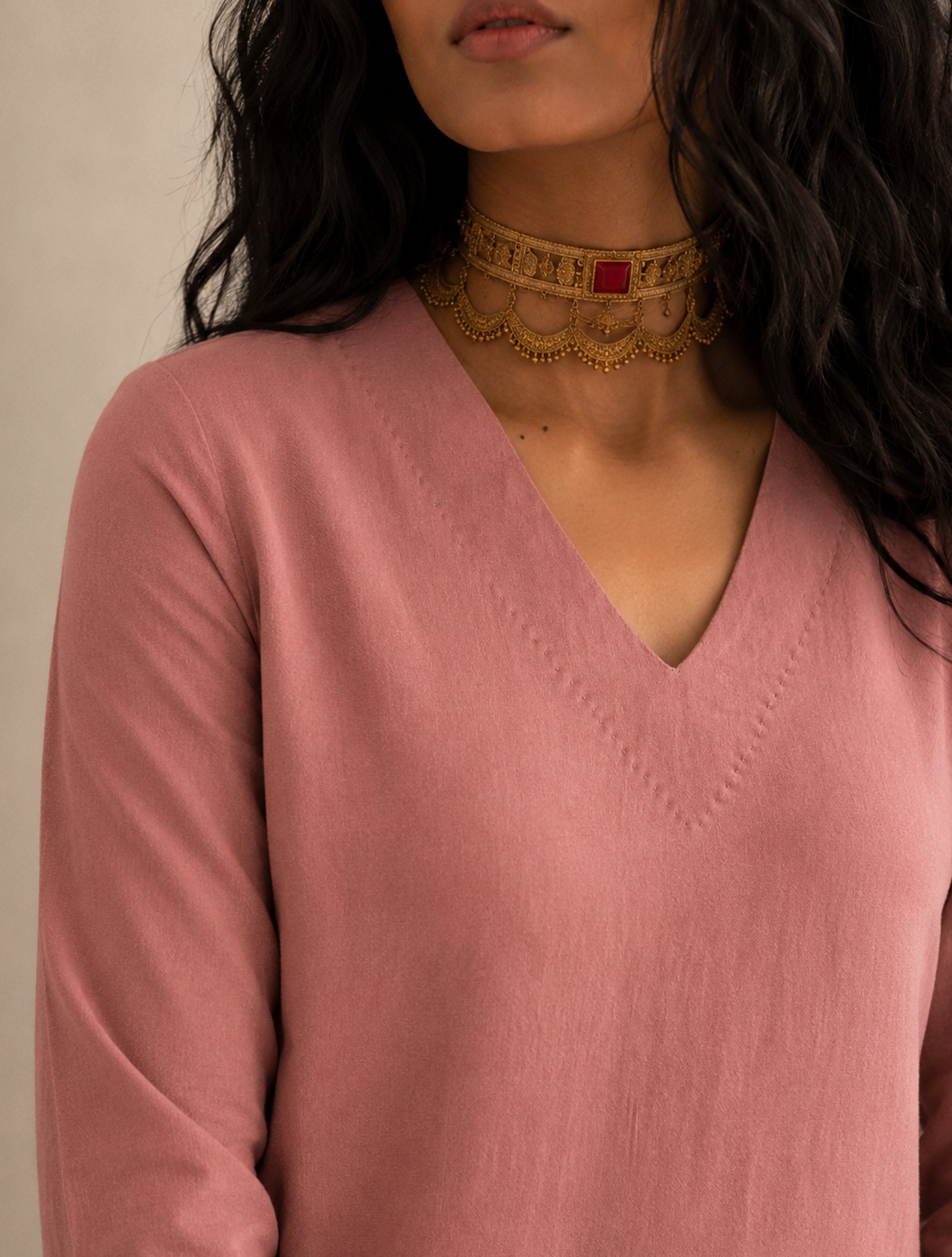 trueBrowns Pink Solid Viscose High-Slit Kurta Set