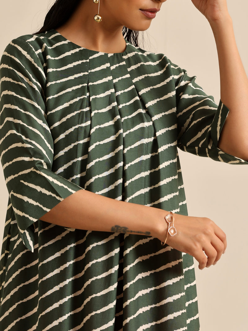 Dark Green Lehariya Printed Silk Kurta Pant Set