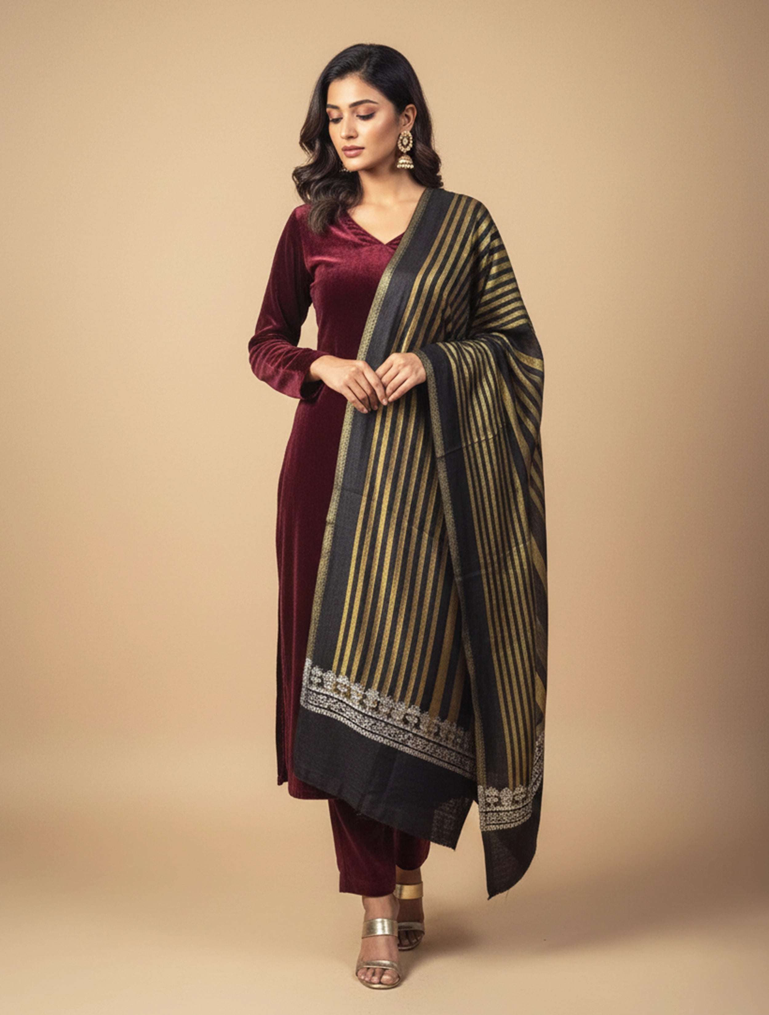 trueBrowns Golden Black Embroidered Stripe Stole