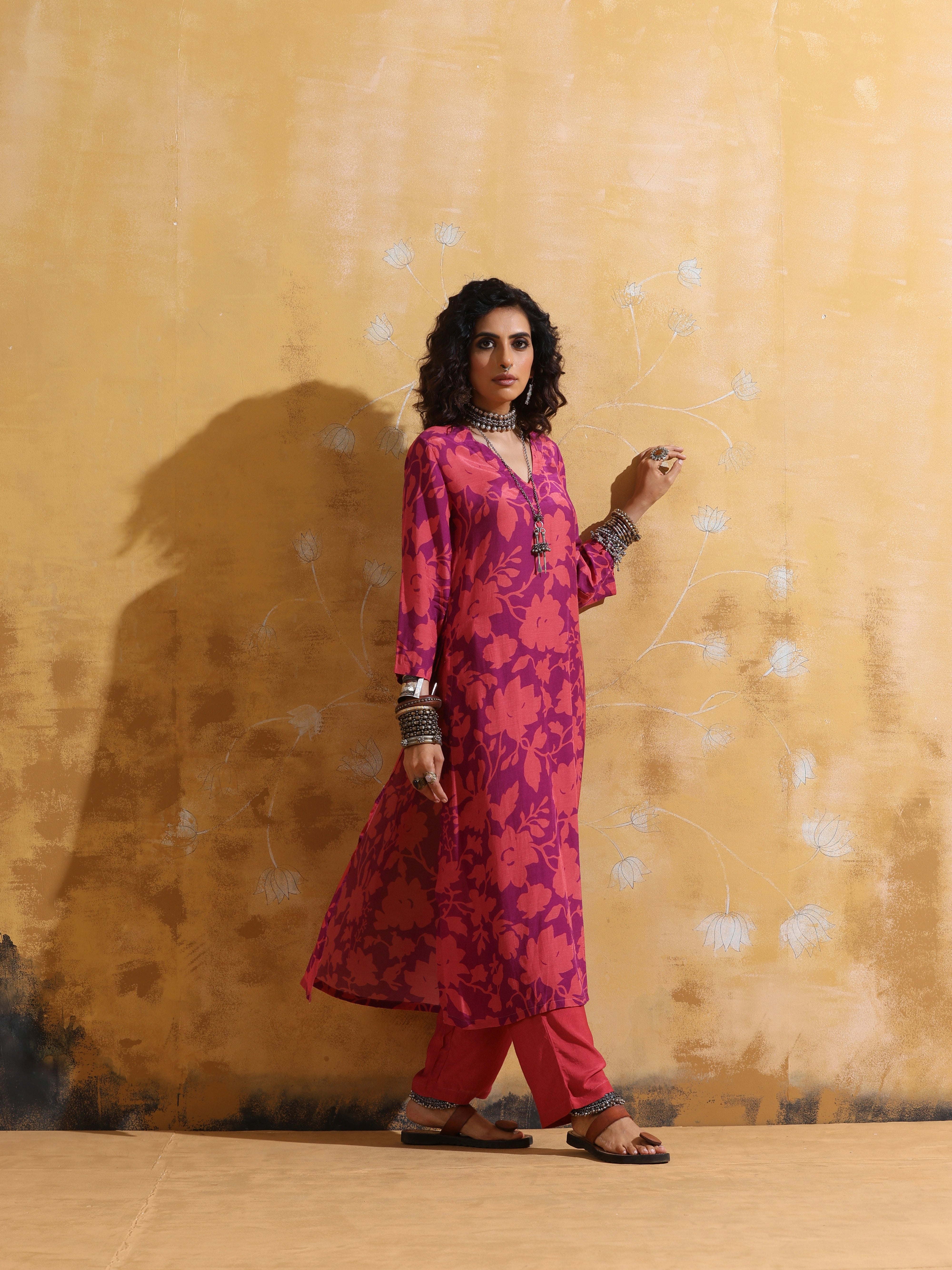 trueBrowns Purple Peach Jaal Print Muslin Silk High-Slit Kurta Set