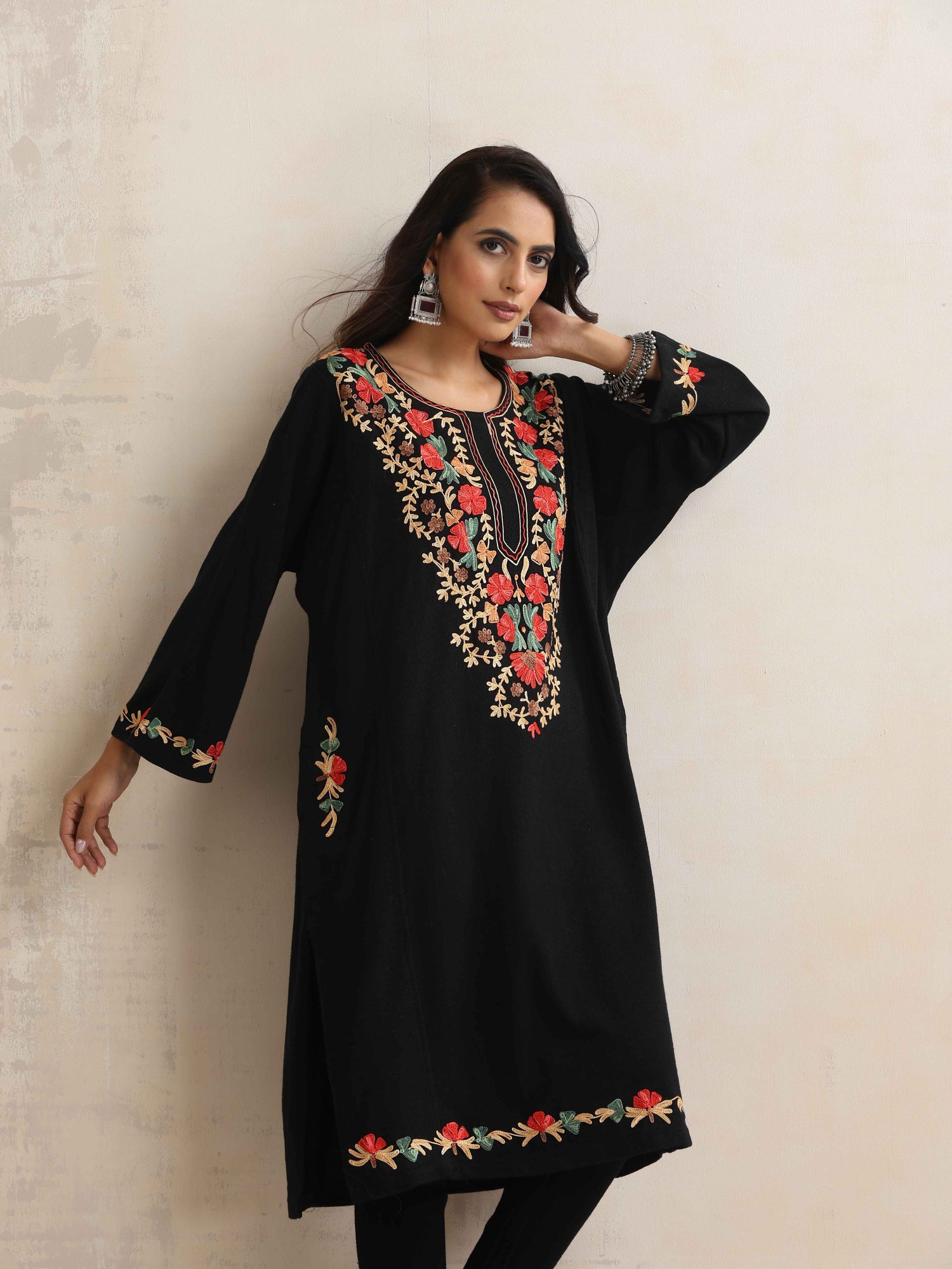 trueBrowns Black Kashmiri Embroidered Woollen Phiran Kurta
