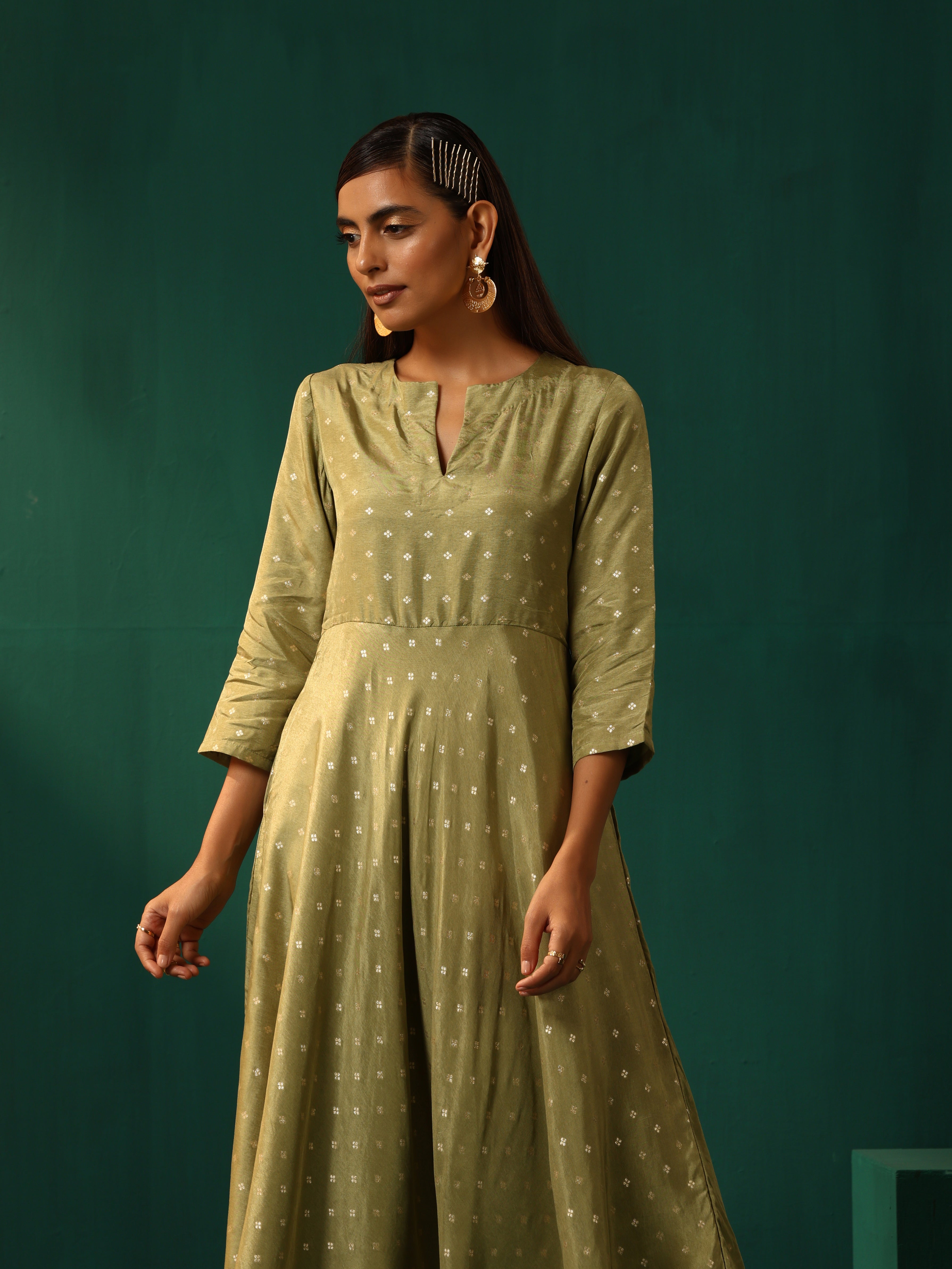 trueBrowns Green Square Viscose Silk Kurta Pant Set