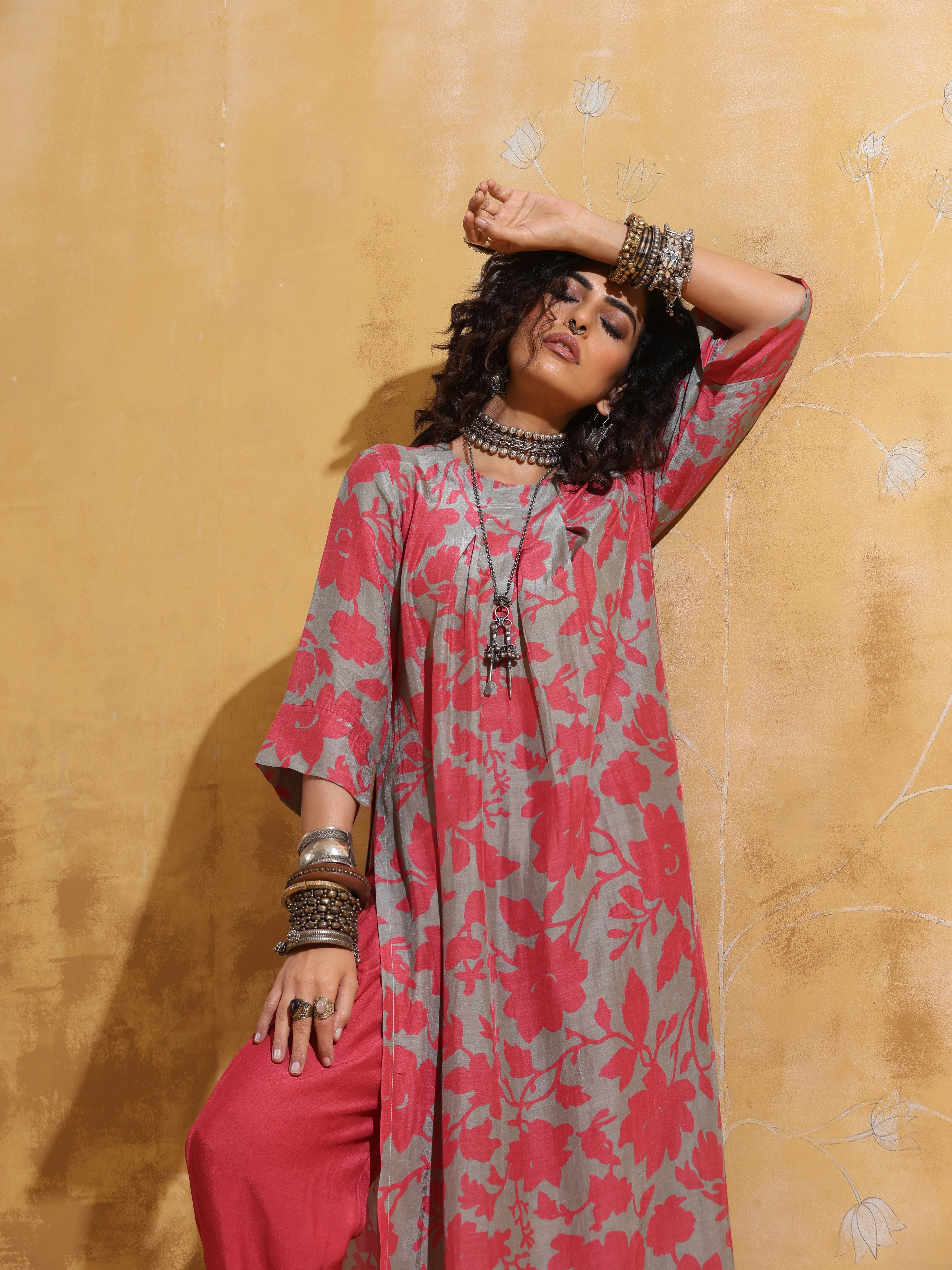 trueBrowns Peach Mint Jaal Print Muslin Silk High-slit Kurta Set