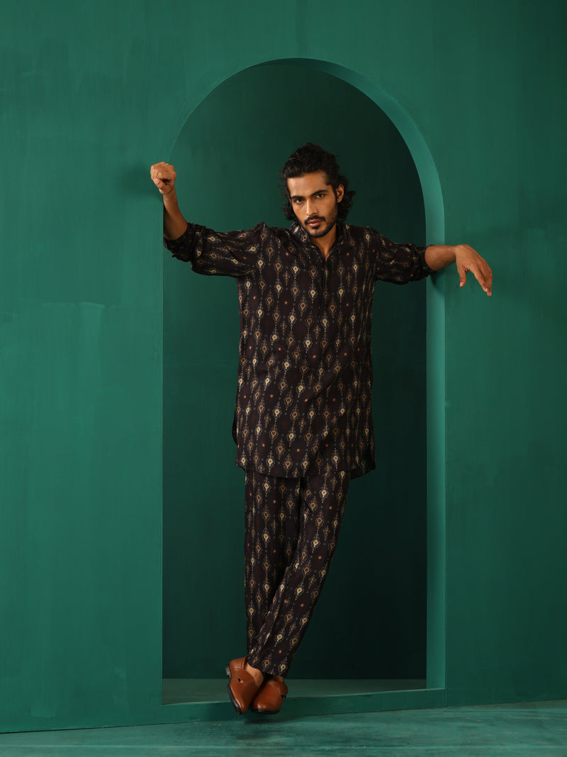 trueBrowns Men Black Tonal Ikat Muslin Silk Printed Co-ord Set