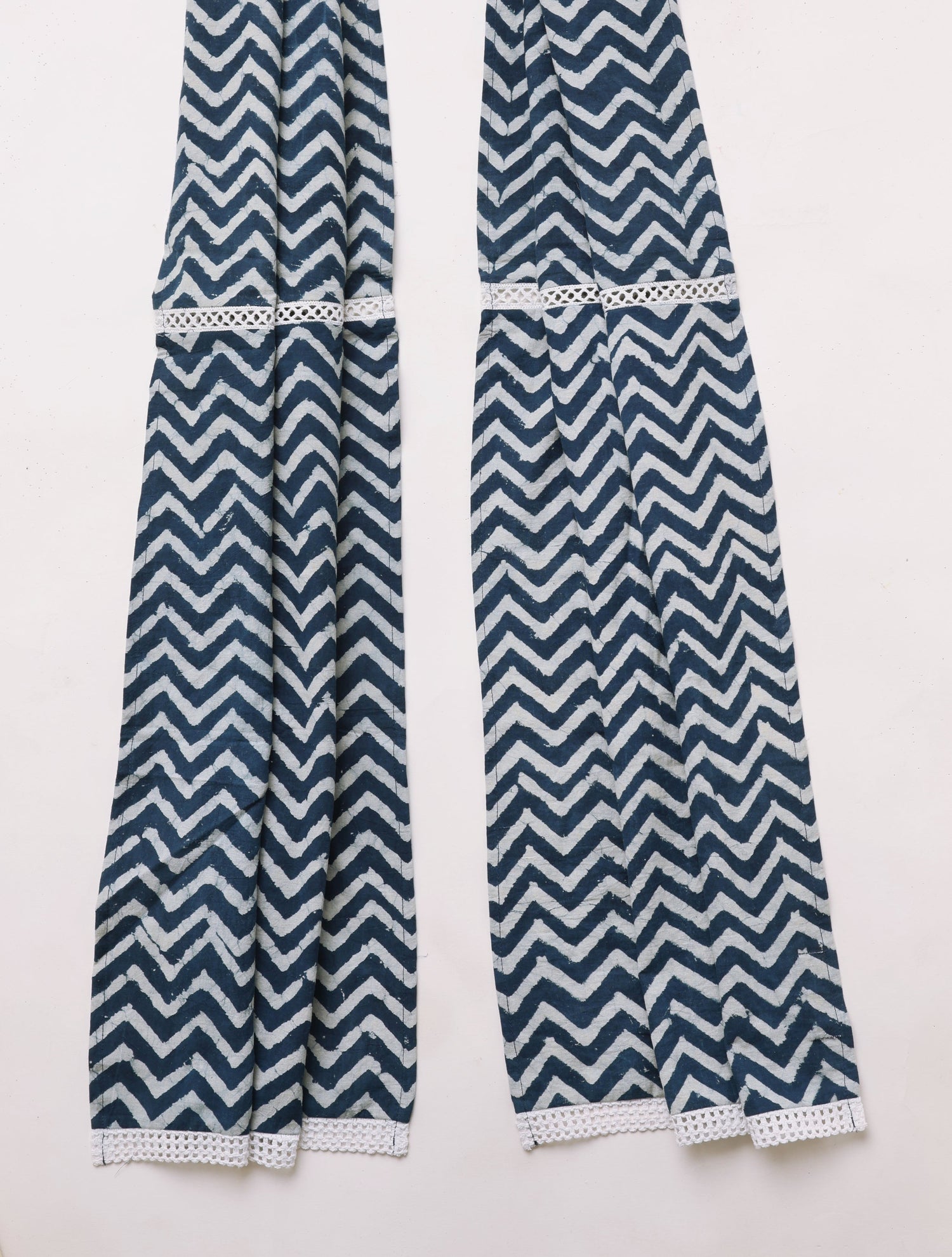 Indigo Zig-Zag Print Cotton Stole