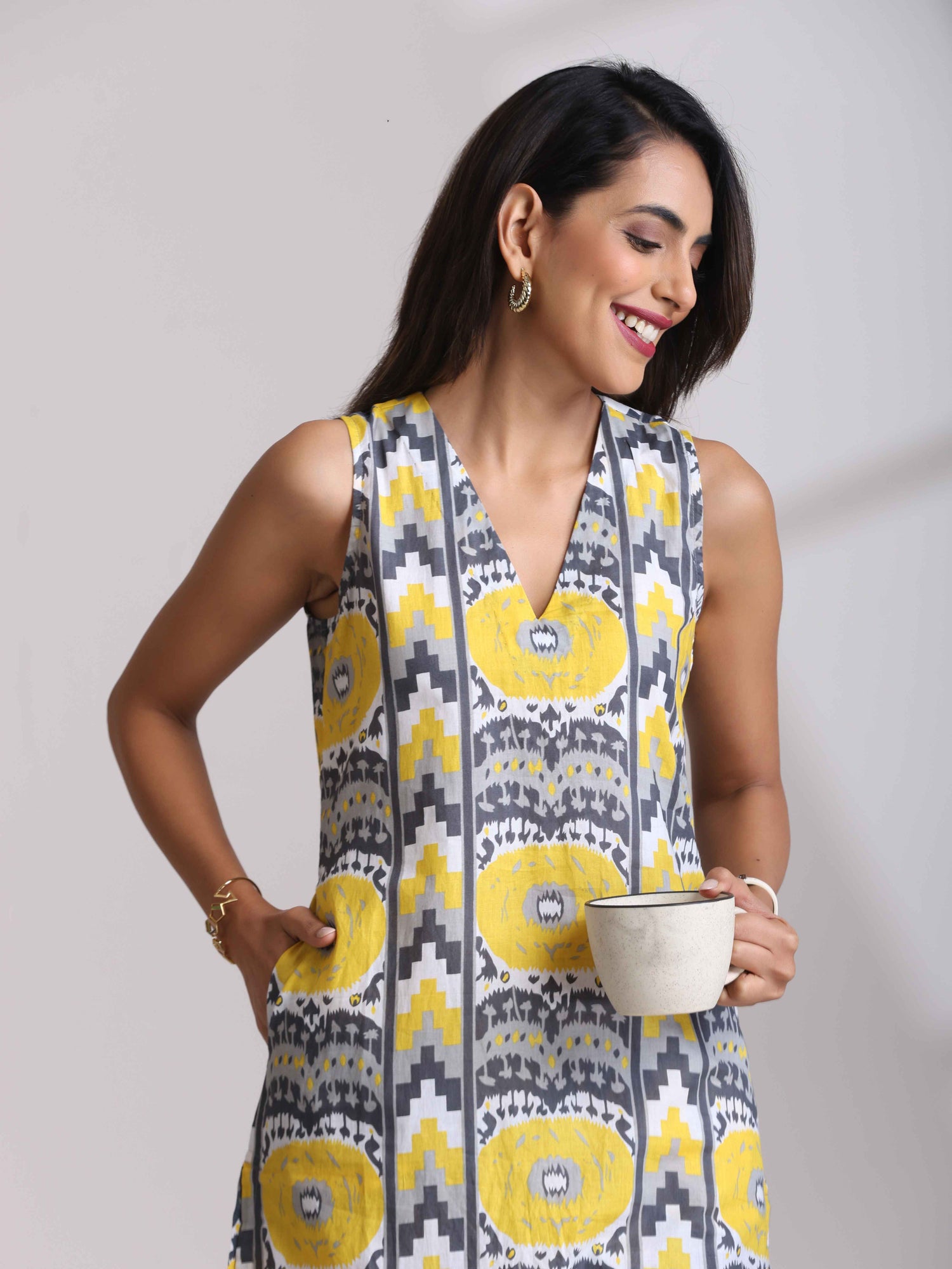 trueBrowns Yellow Cotton Ikat Sleeveless Kurta Pant Set