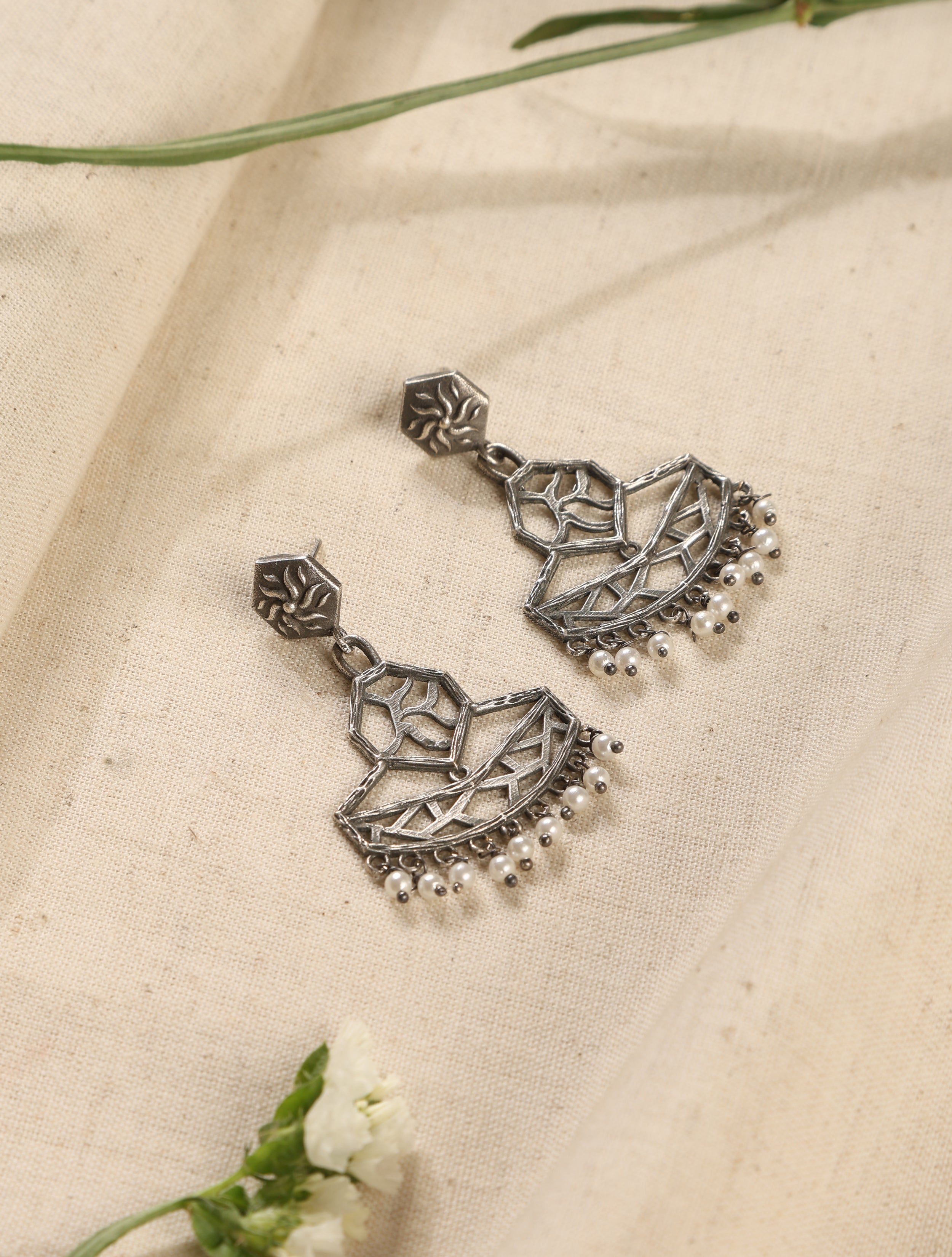 trueBrowns Silver Jaali Earrings