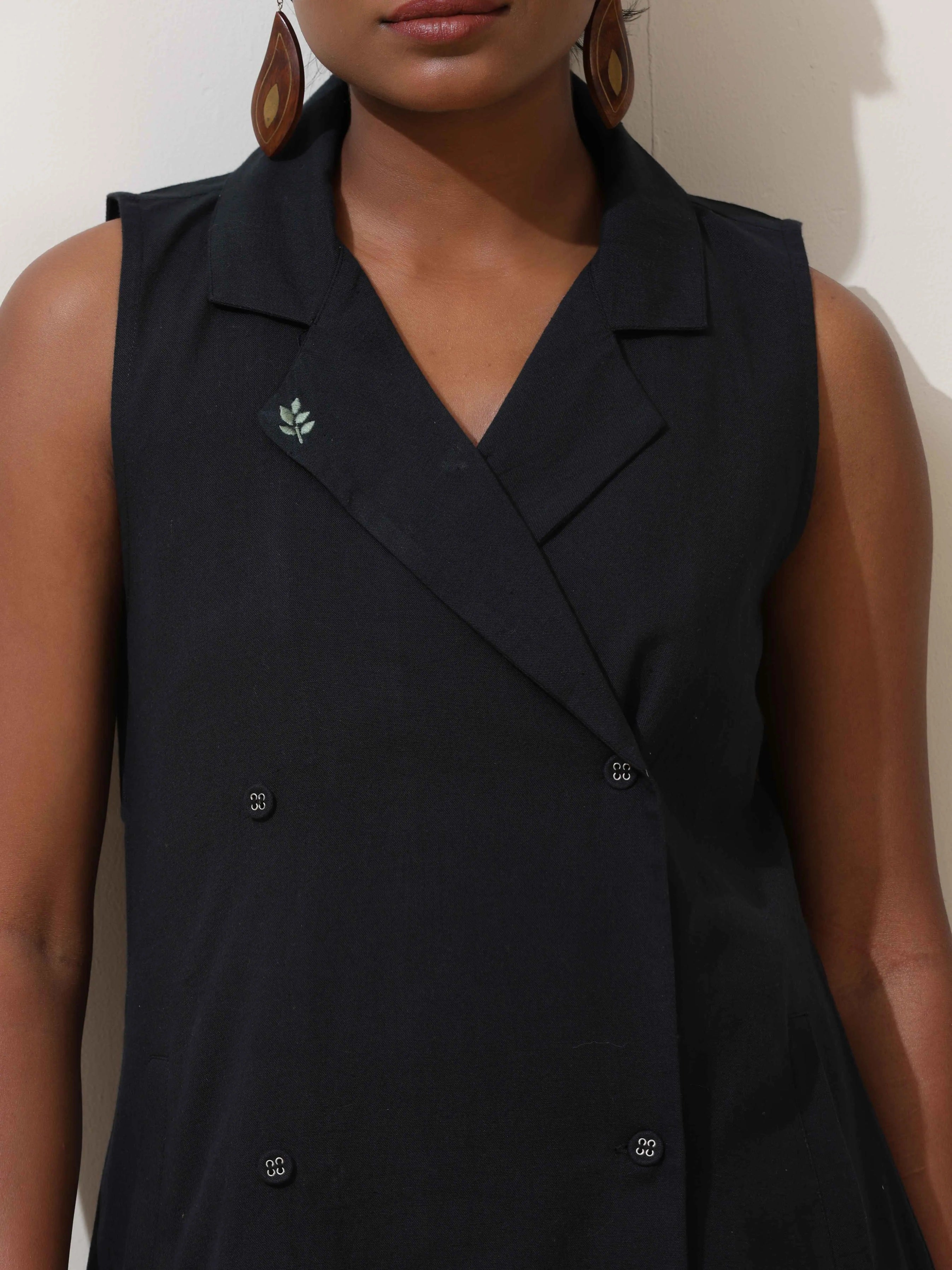 trueBrowns Black  Cotton Linen Dress