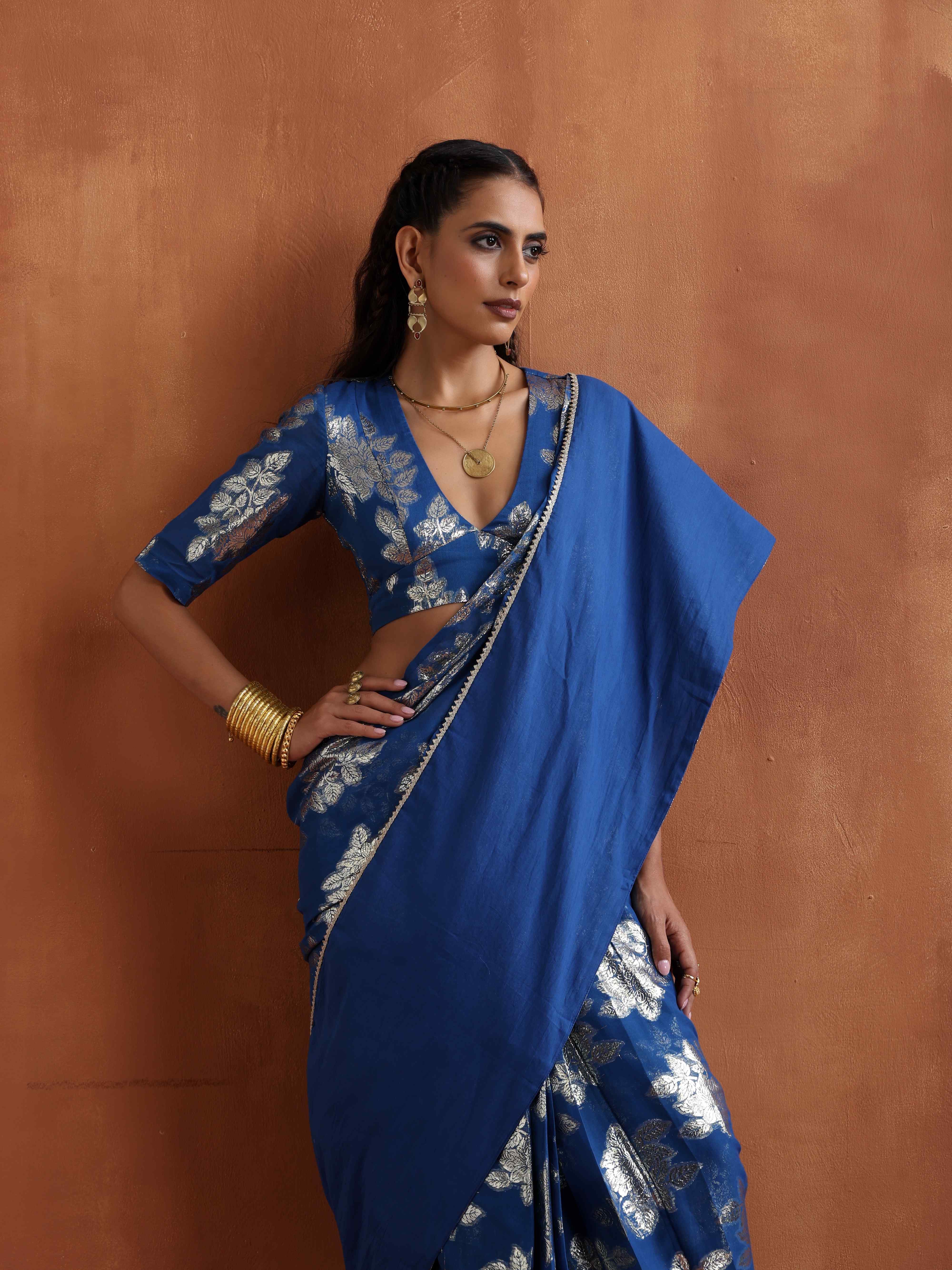 trueBrowns Blue Metallic Saree