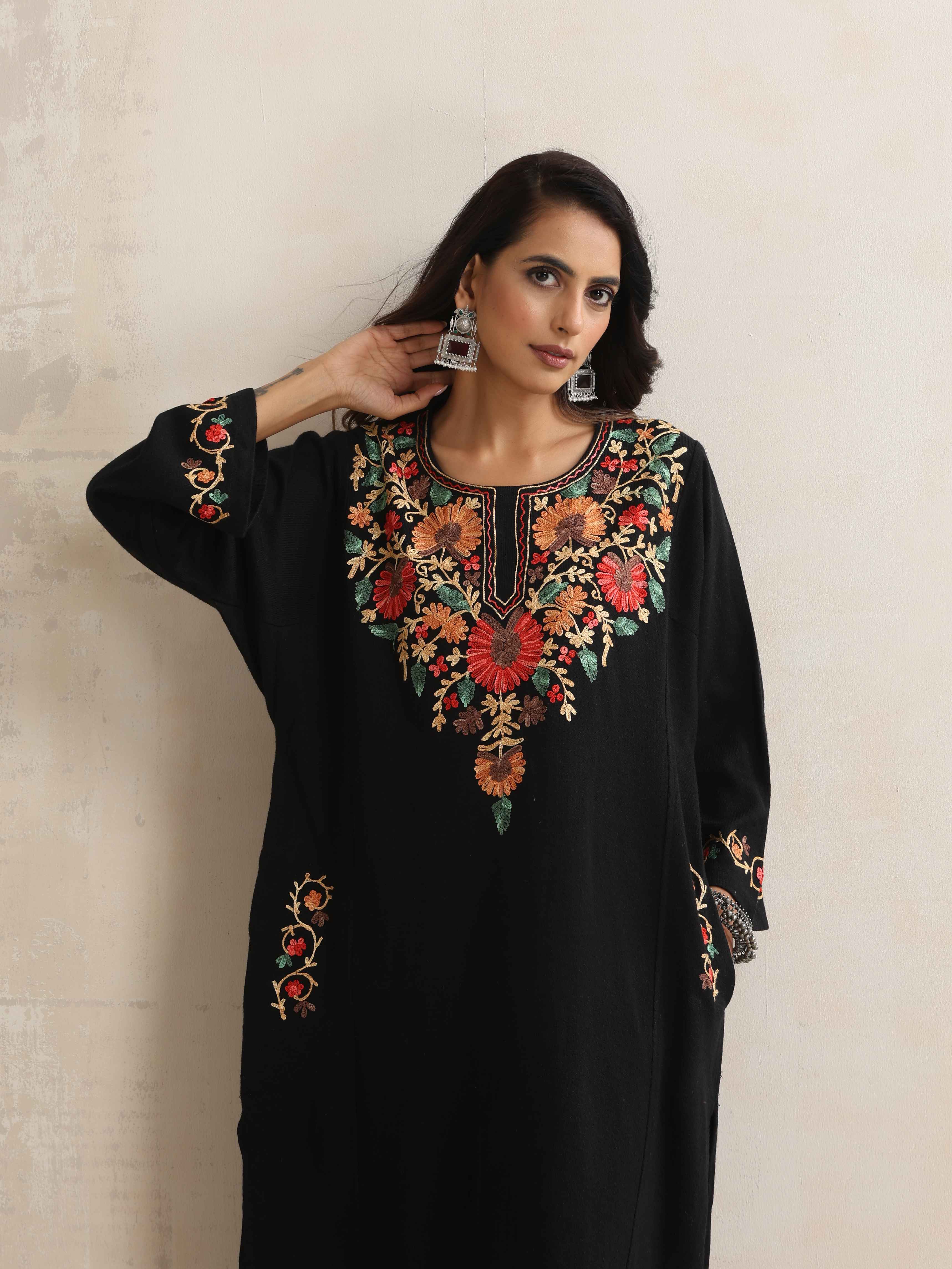 trueBrowns Black Kashmiri Floral Embroidered Woollen Phiran Kurta