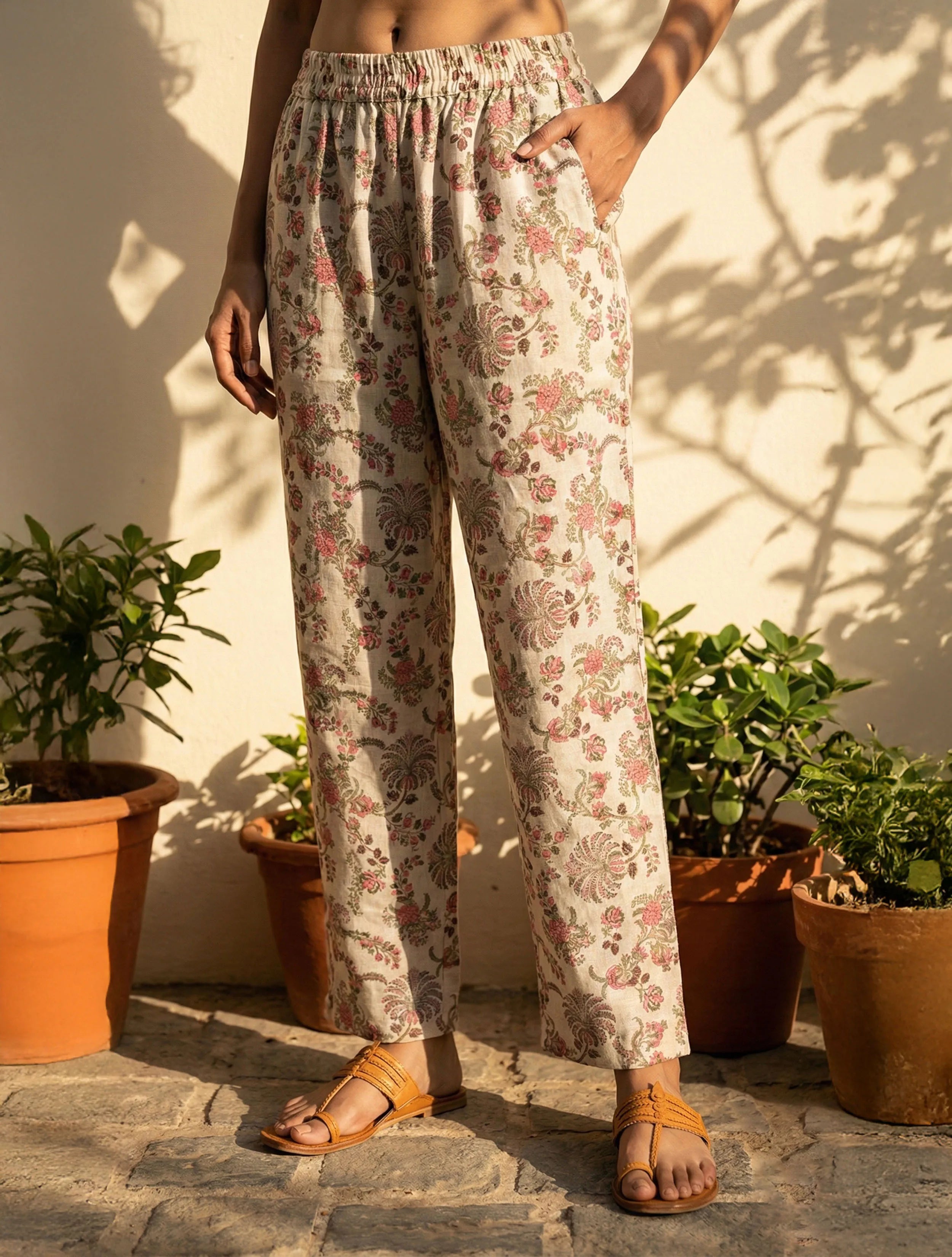 trueBrowns Ivory Boota Print V-Neck Kurta Pant Set