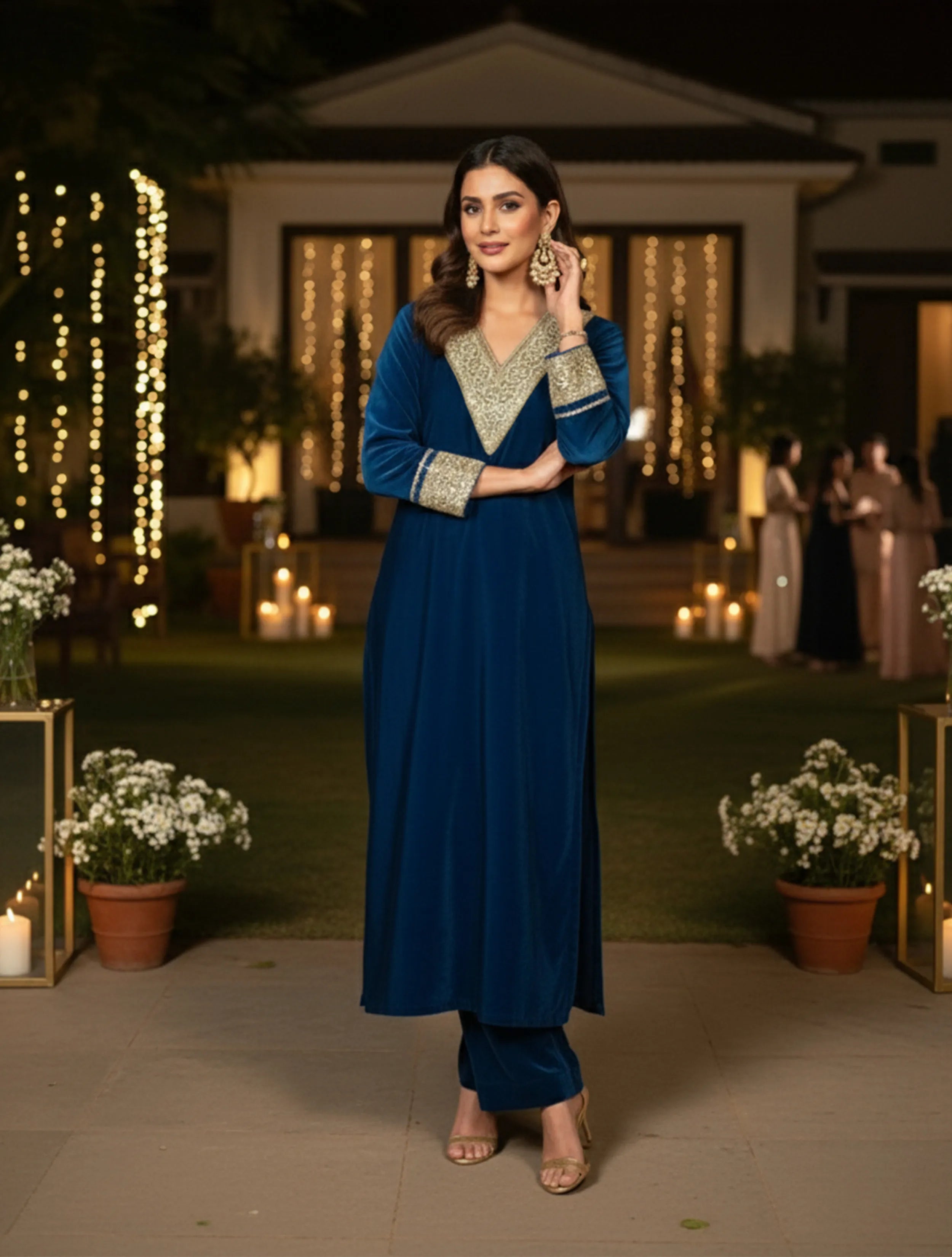 trueBrowns Blue V-Neck Velvet Kurta