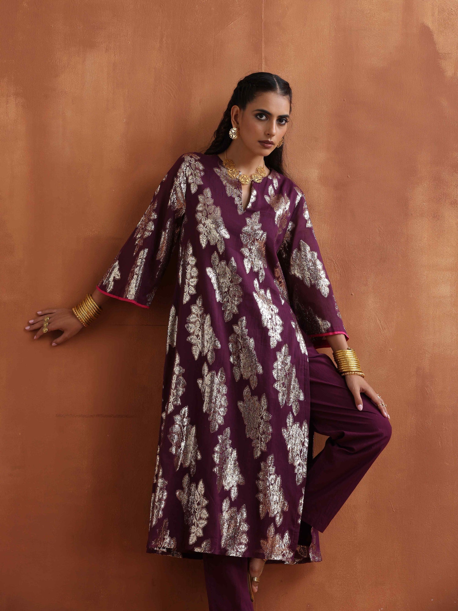 trueBrowns Purple Metallic Straight Kurta Set