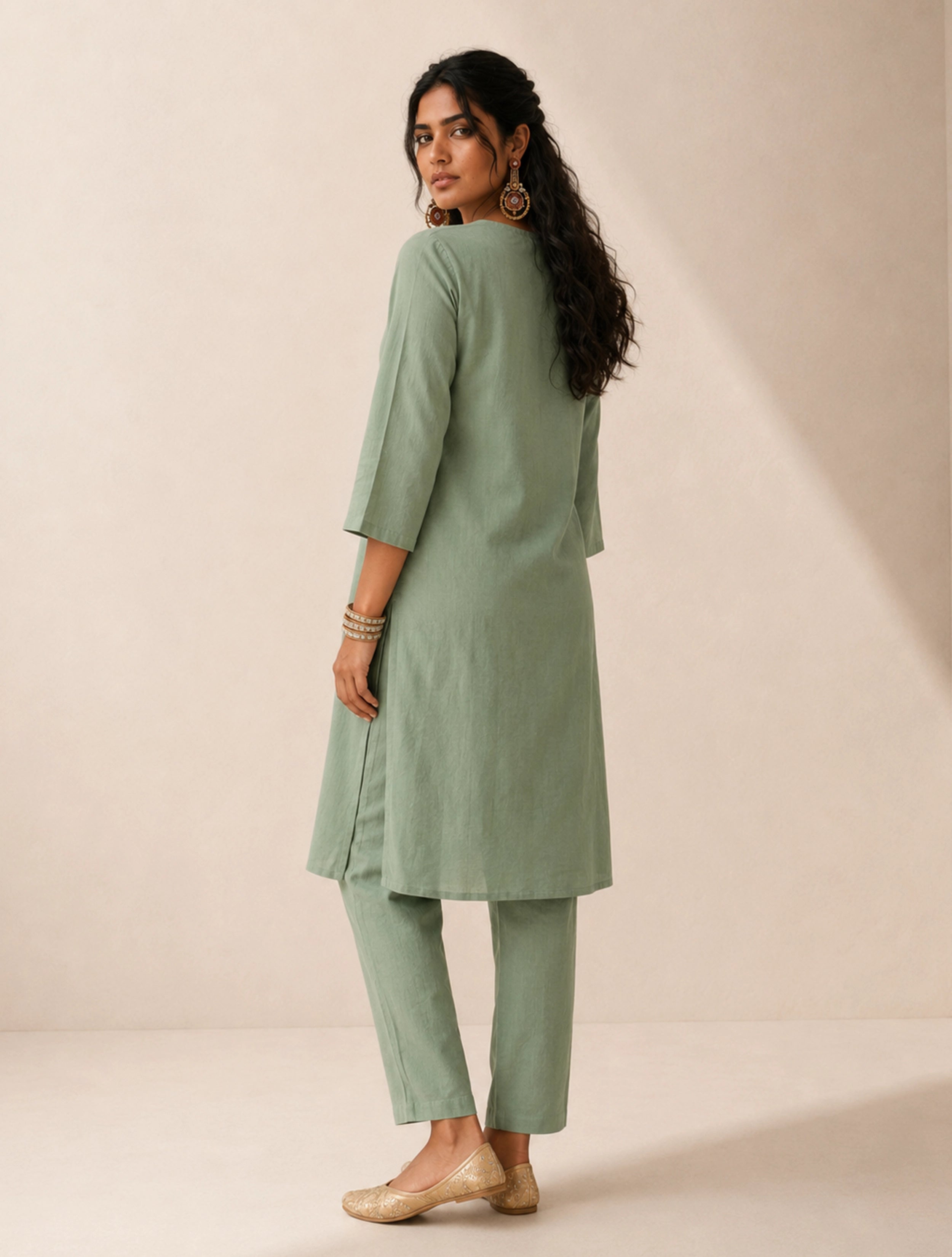 trueBrowns Green Solid Viscose Kurta Co-Ord Set