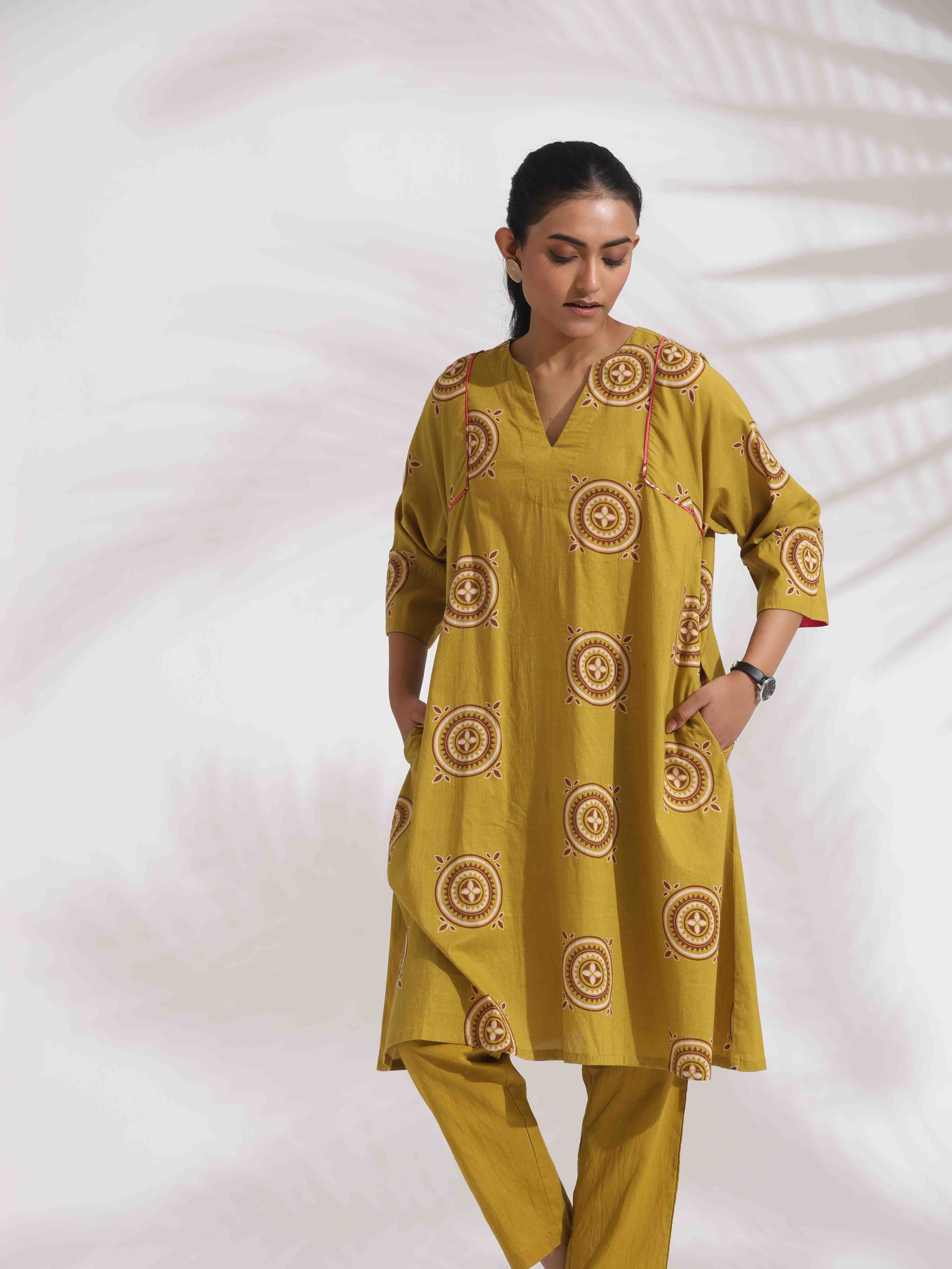 trueBrowns Green Cotton Print Kimono Sleeves Kurta Co-ord Set