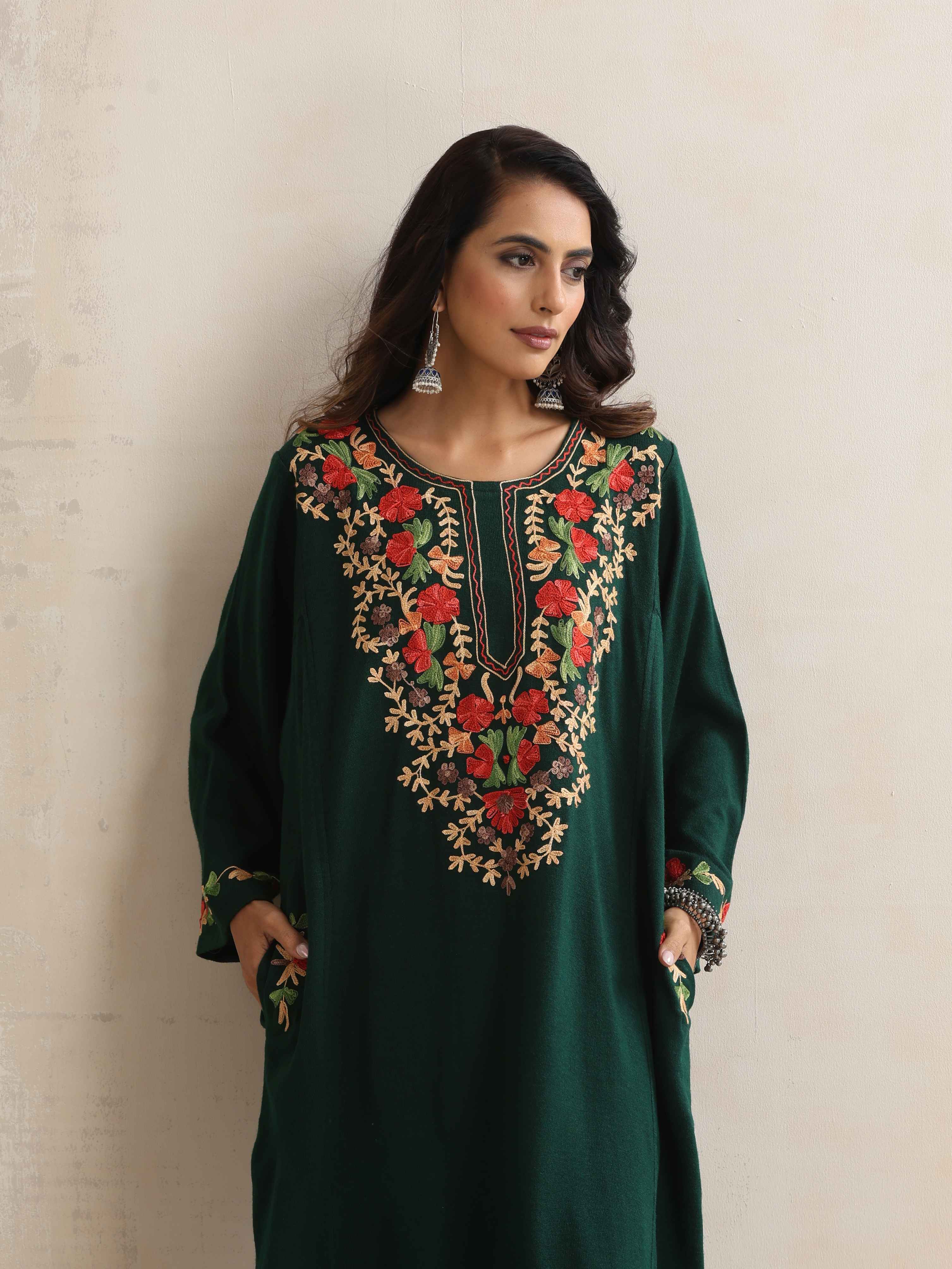 trueBrowns Green Kashmiri Floral Embroidered Woollen Phiran Kurta