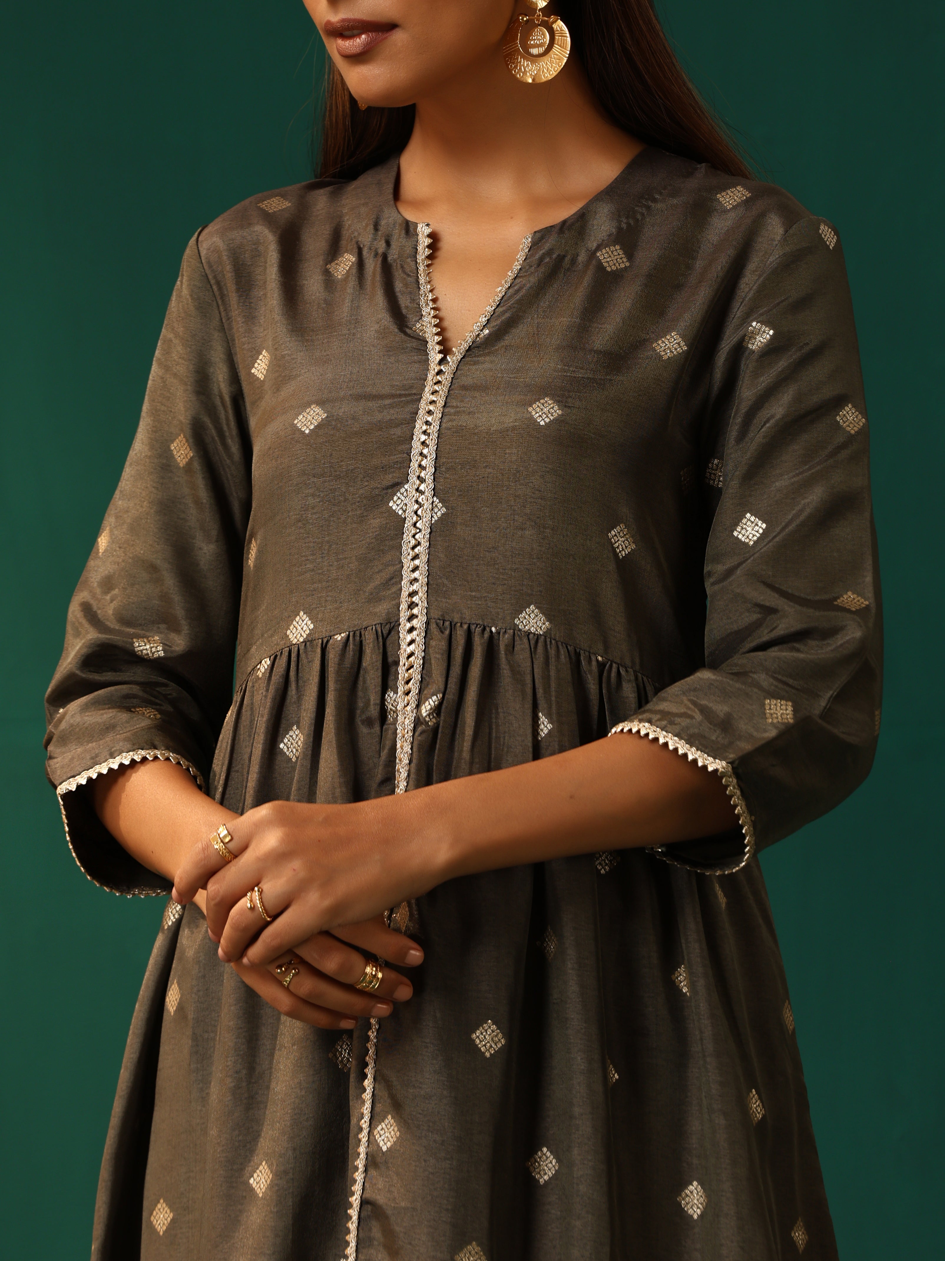 trueBrowns Grey Diamond Viscose Silk Slit Kurta Pant Set